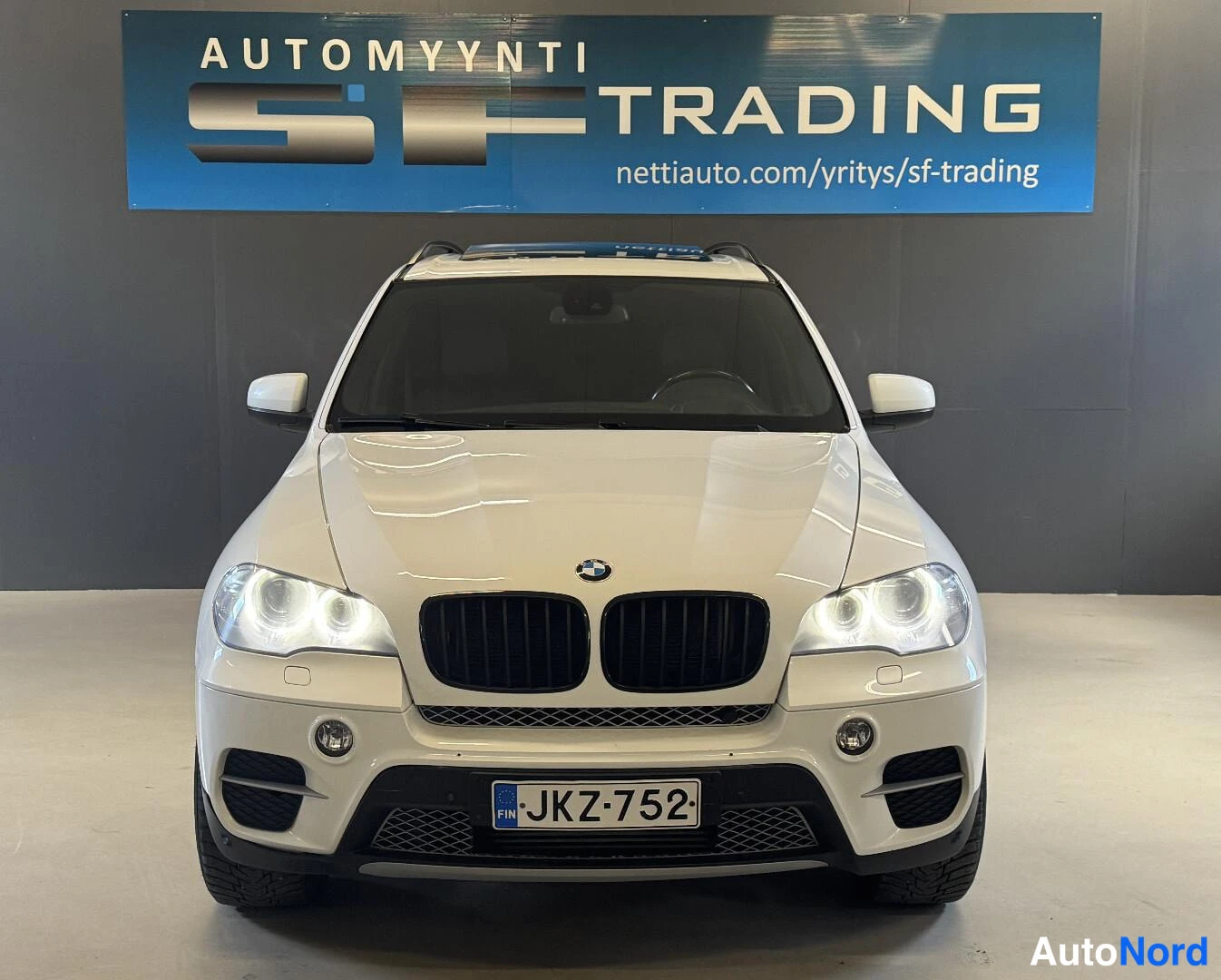 Valkoinen BMW X5 2012, kuva 3