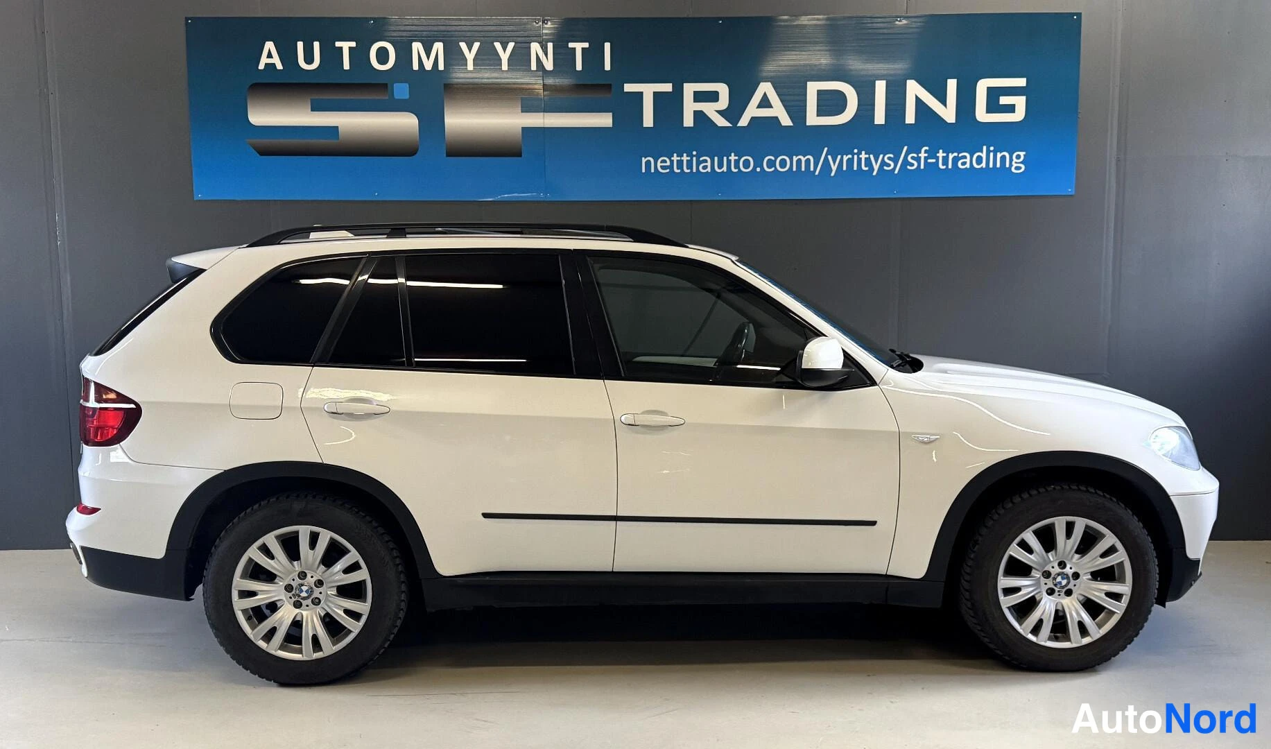 Valkoinen BMW X5 2012, kuva 4