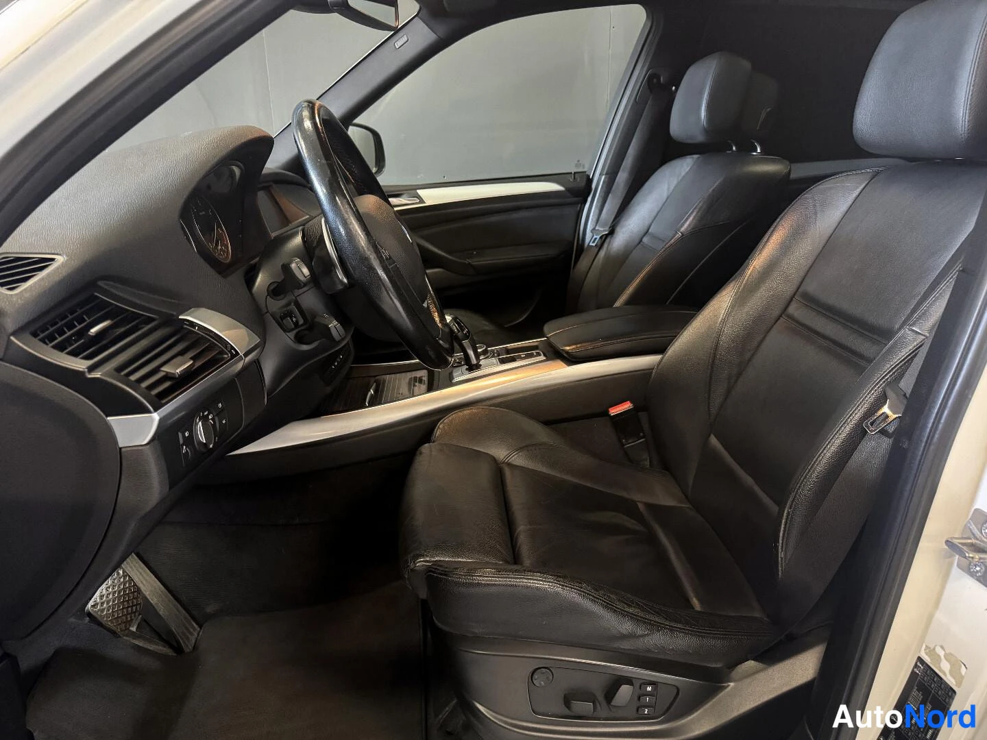 Valkoinen BMW X5 2012, kuva 9