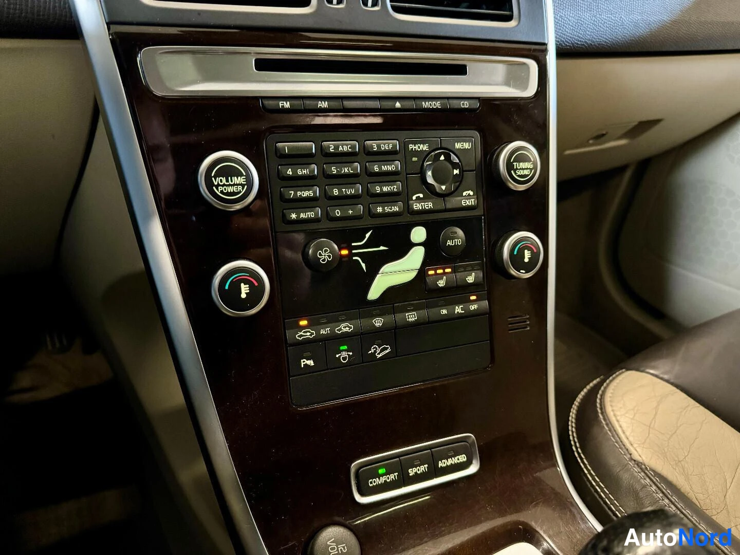Valkoinen Volvo XC60 2009, kuva 16