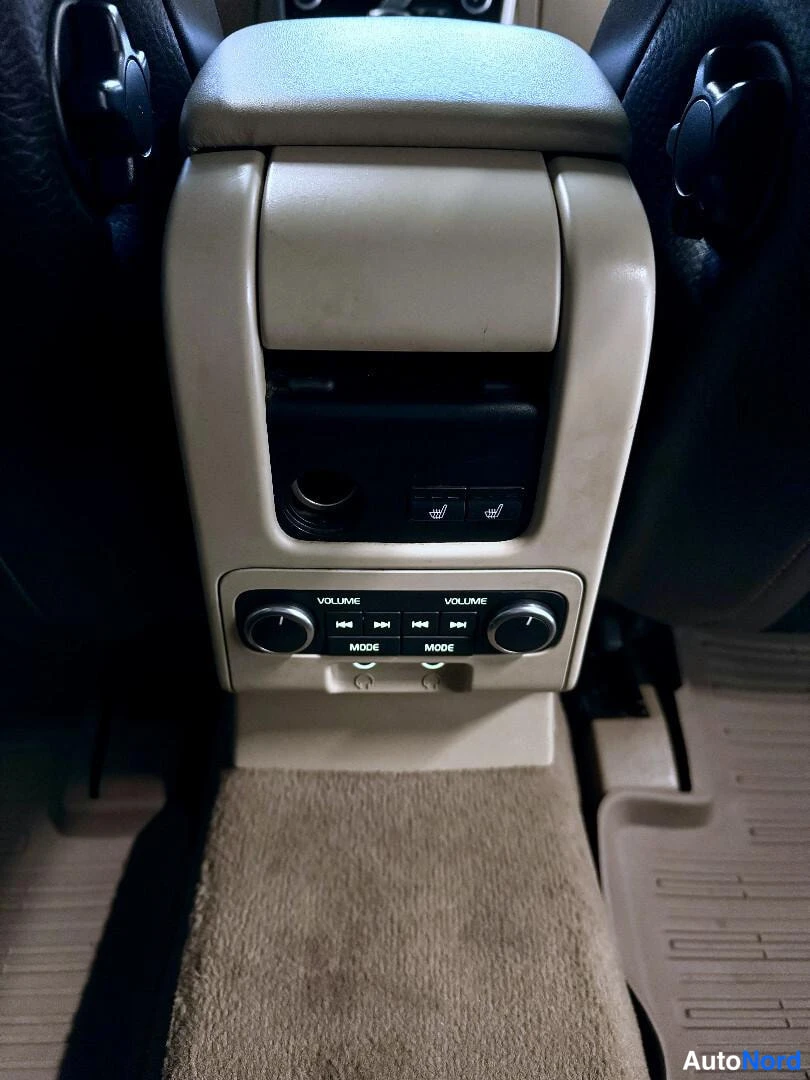 Valkoinen Volvo XC60 2009, kuva 21