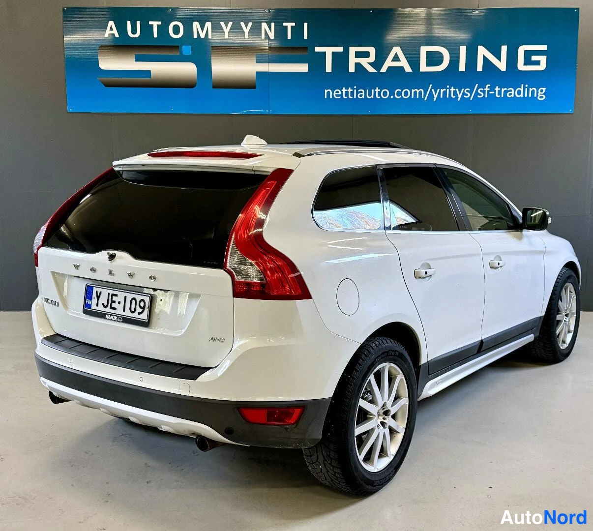 Valkoinen Volvo XC60 2009, kuva 7