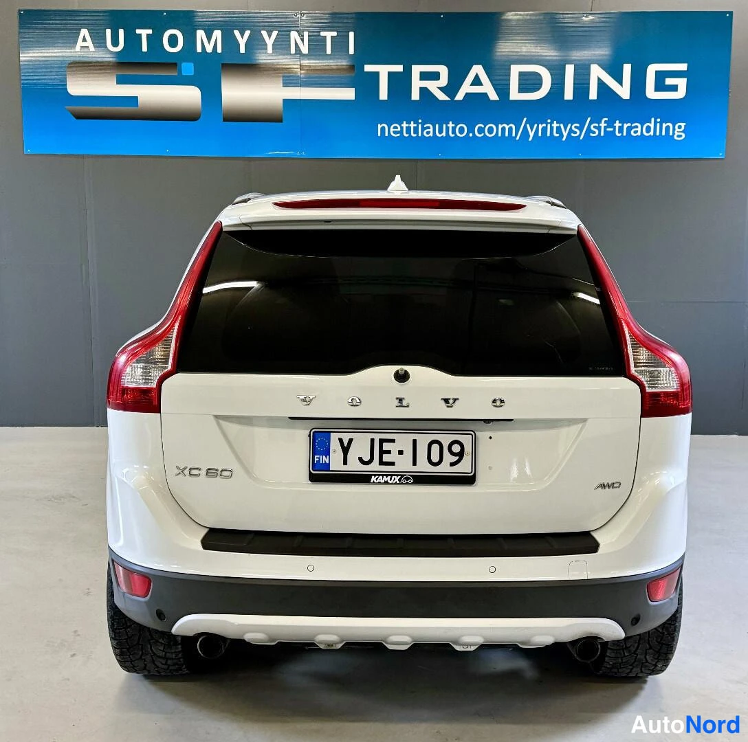 Valkoinen Volvo XC60 2009, kuva 8