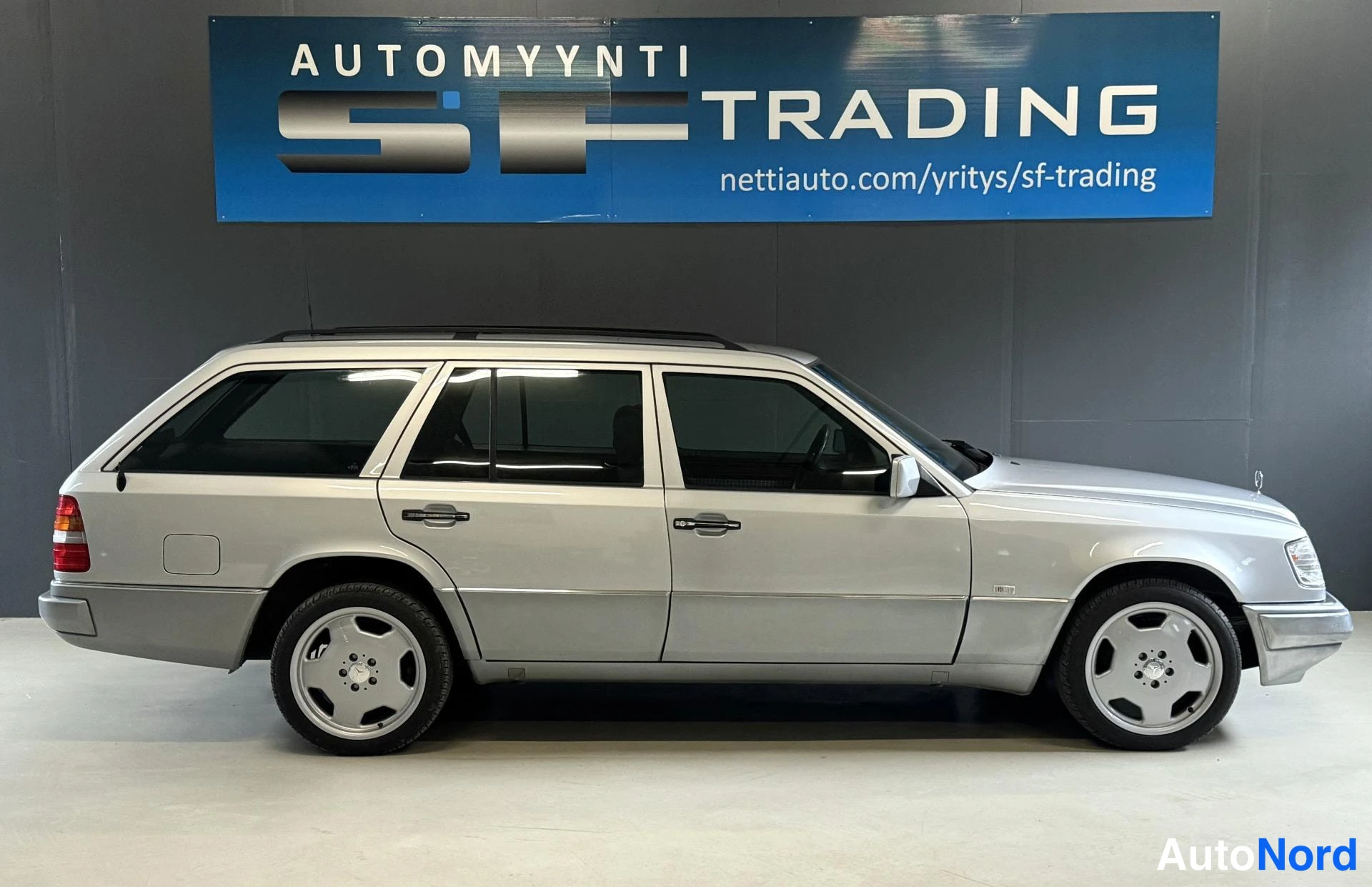 Hopea Mercedes-Benz E 1995, kuva 4