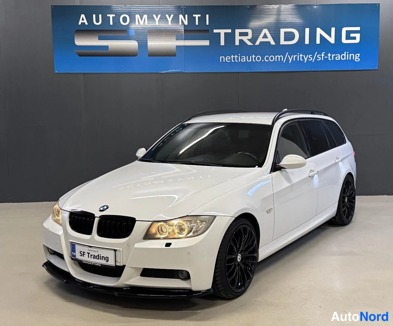 Valkoinen BMW 325d 2008, kuva 2