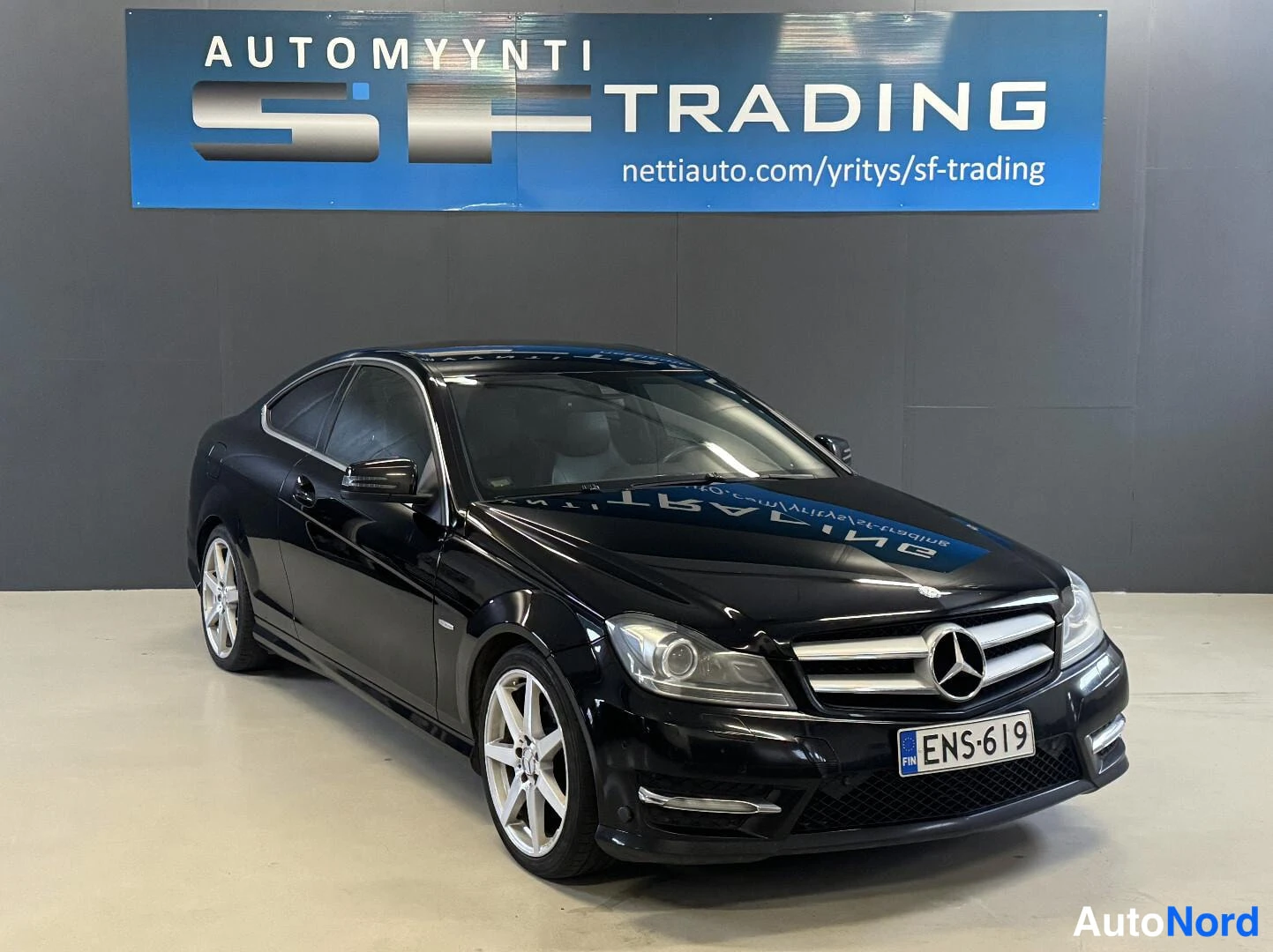 Musta Mercedes-Benz C 2012, kuva 2