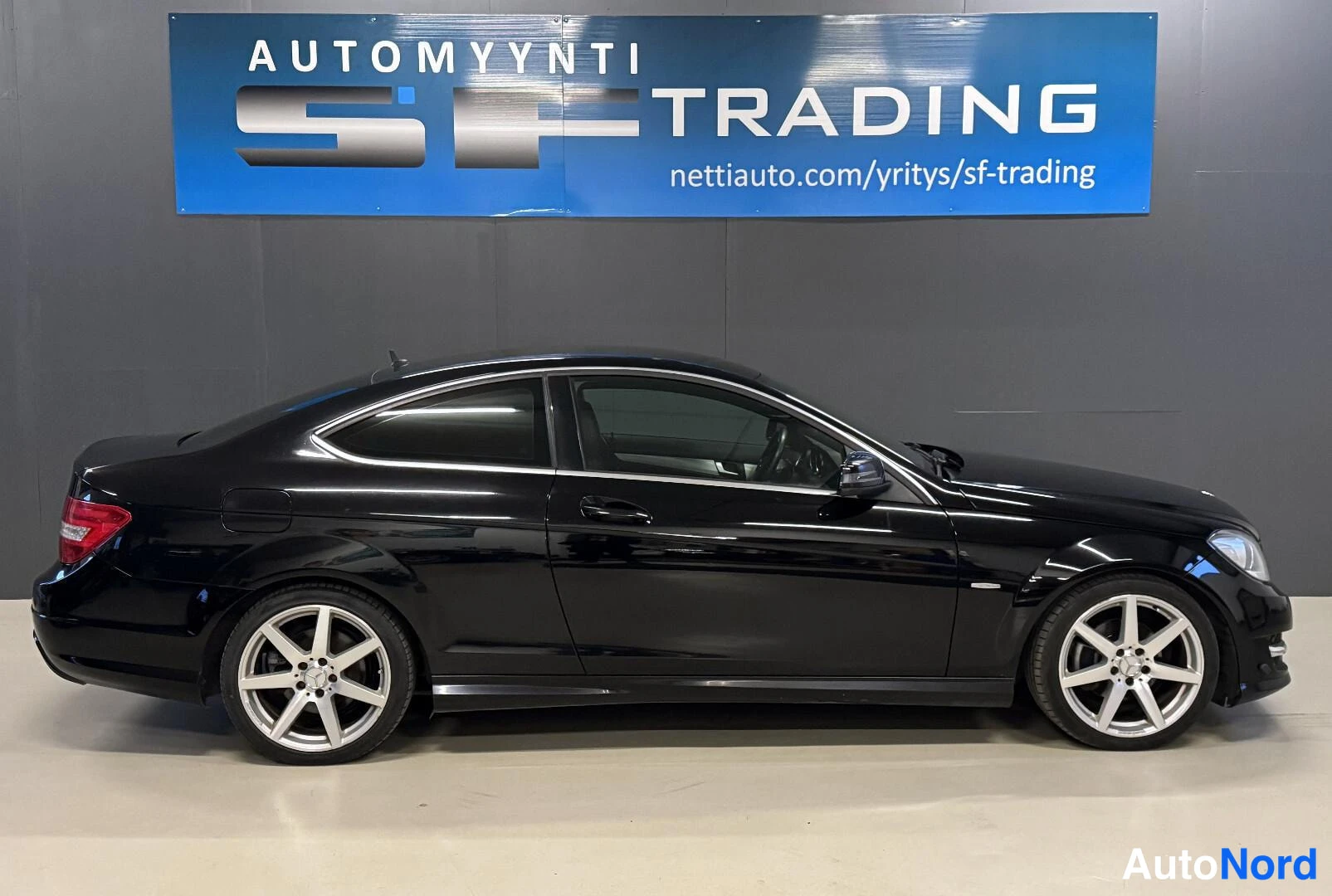 Musta Mercedes-Benz C 2012, kuva 3