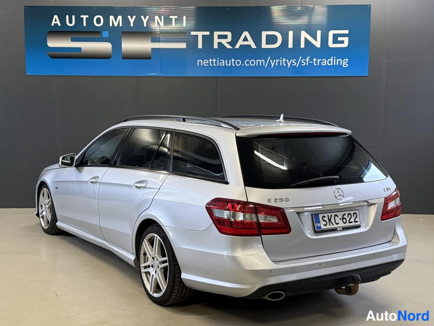 Hopea Mercedes-Benz E 2009, kuva 6