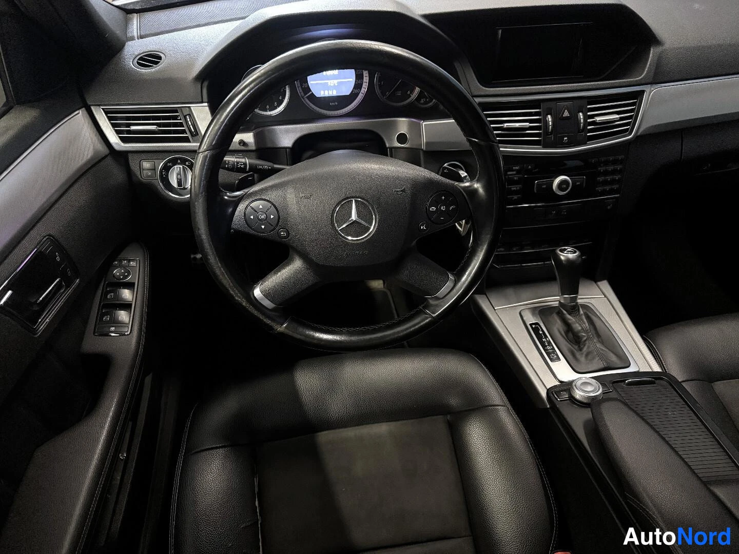 Hopea Mercedes-Benz E 2009, kuva 9