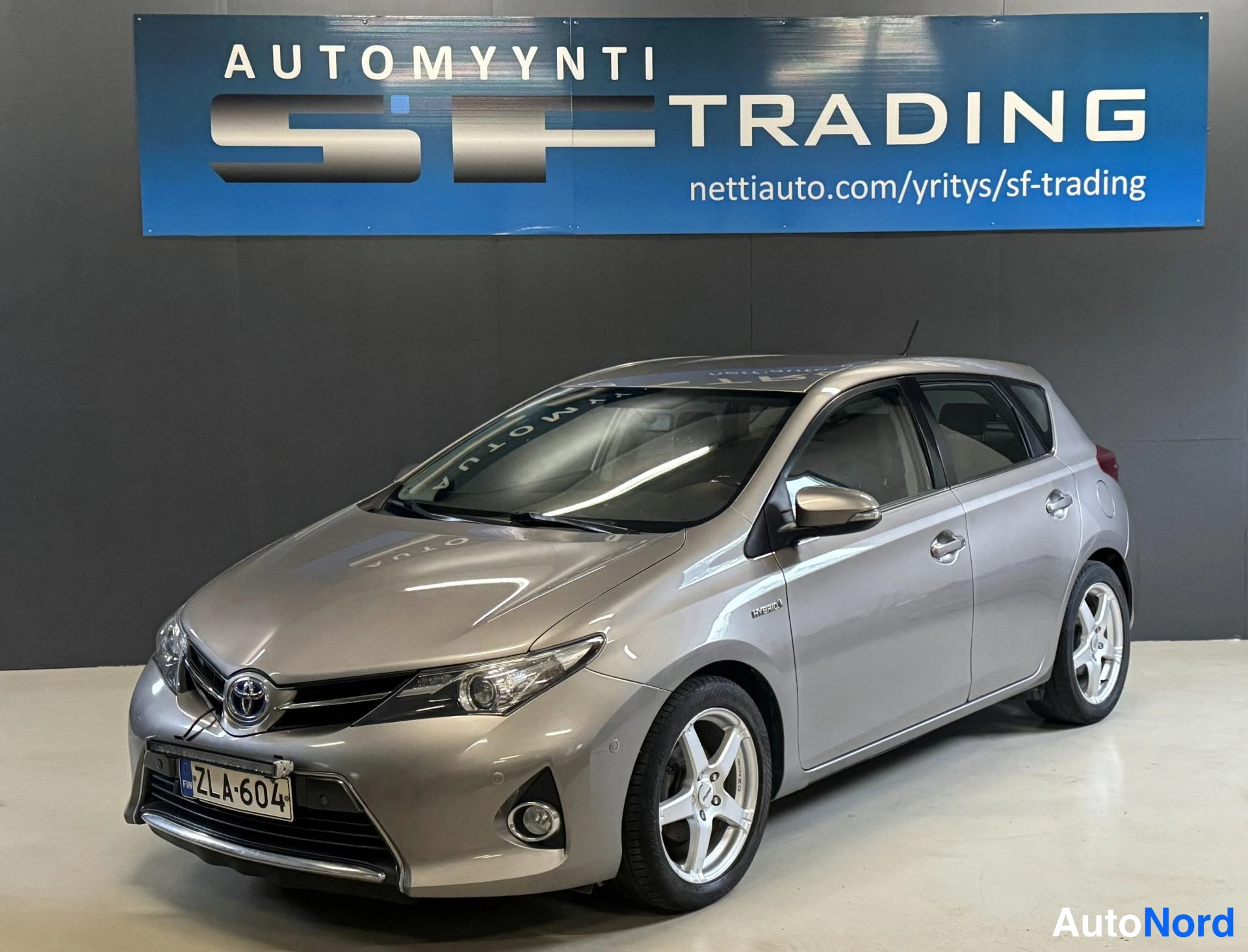 Toyota Auris 1,8 Hybrid Active 2013
