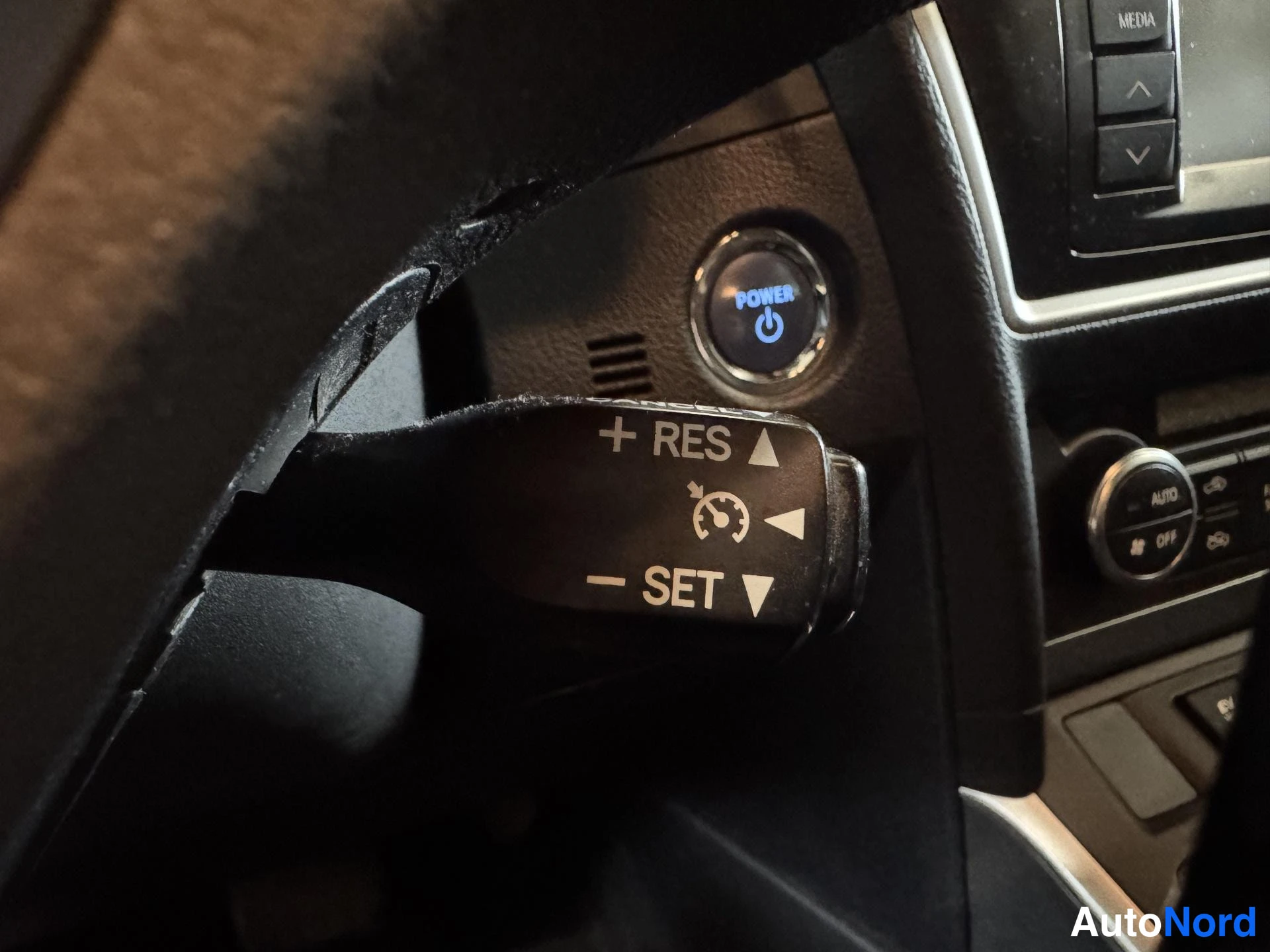 Beige Toyota Auris 2013, kuva 16