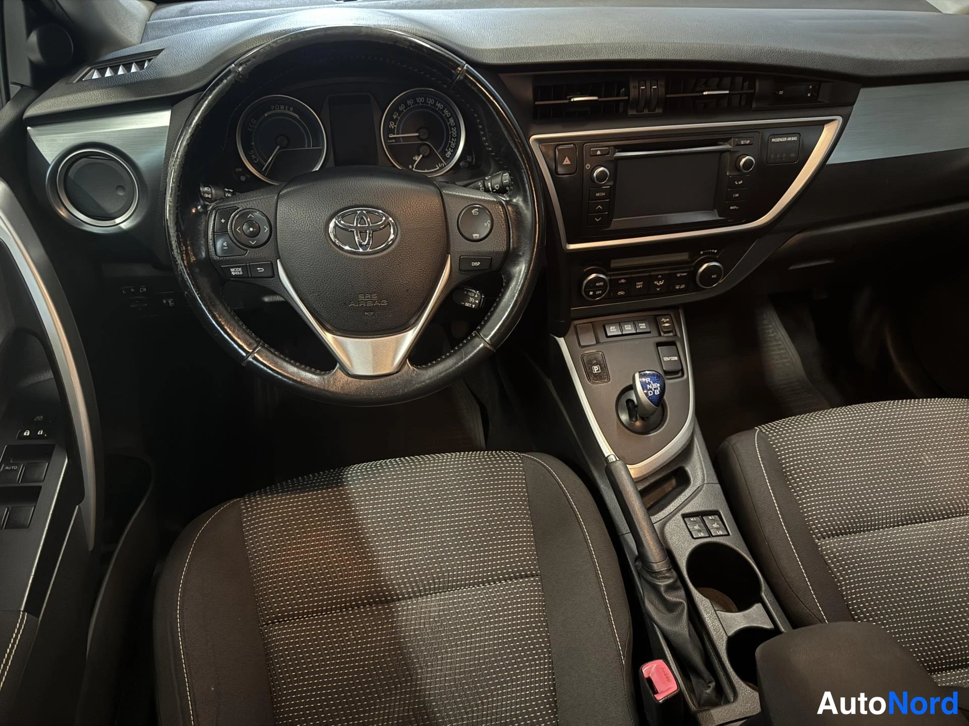 Beige Toyota Auris 2013, kuva 9