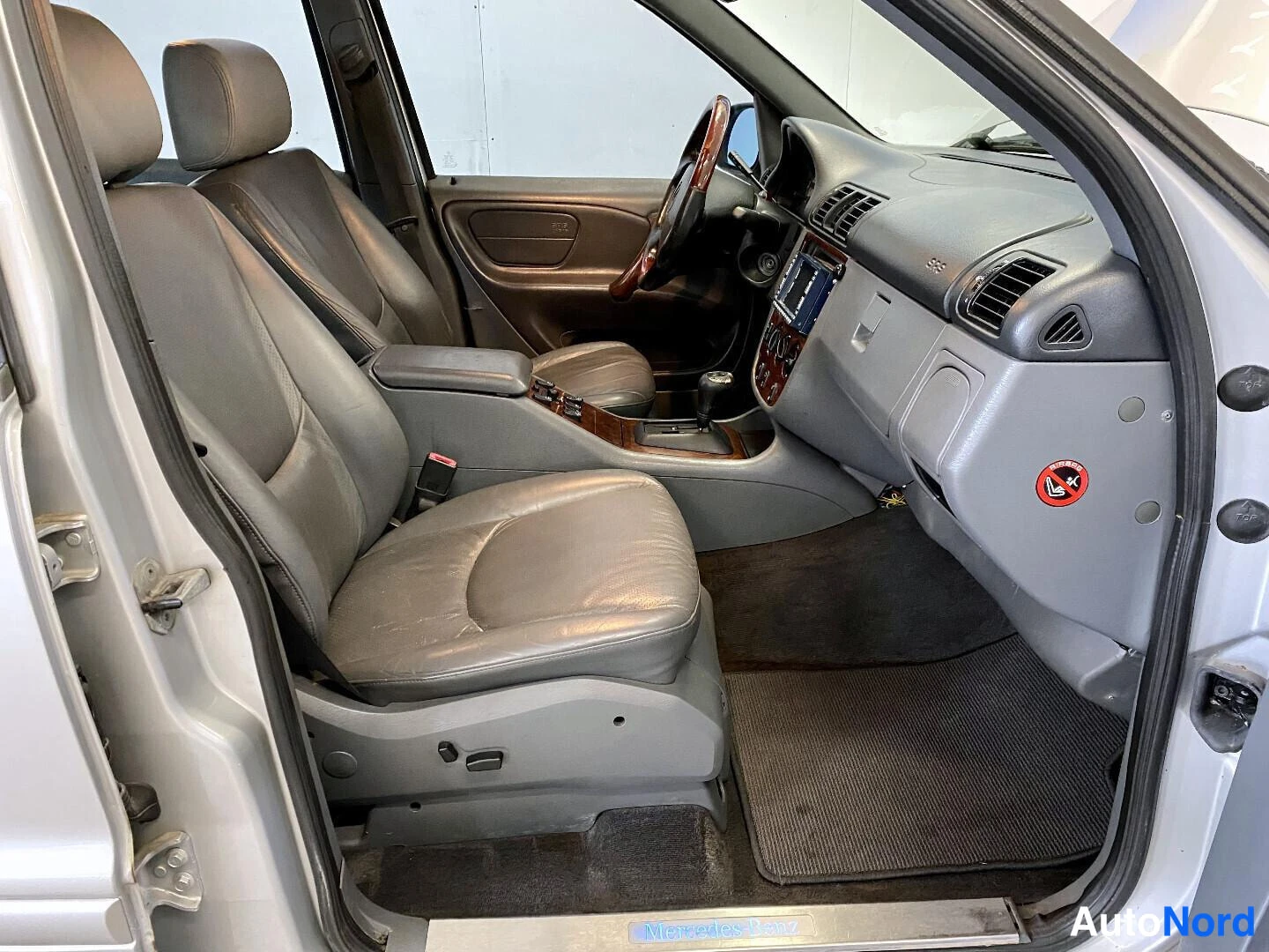Hopea Mercedes-Benz ML 1998, kuva 10