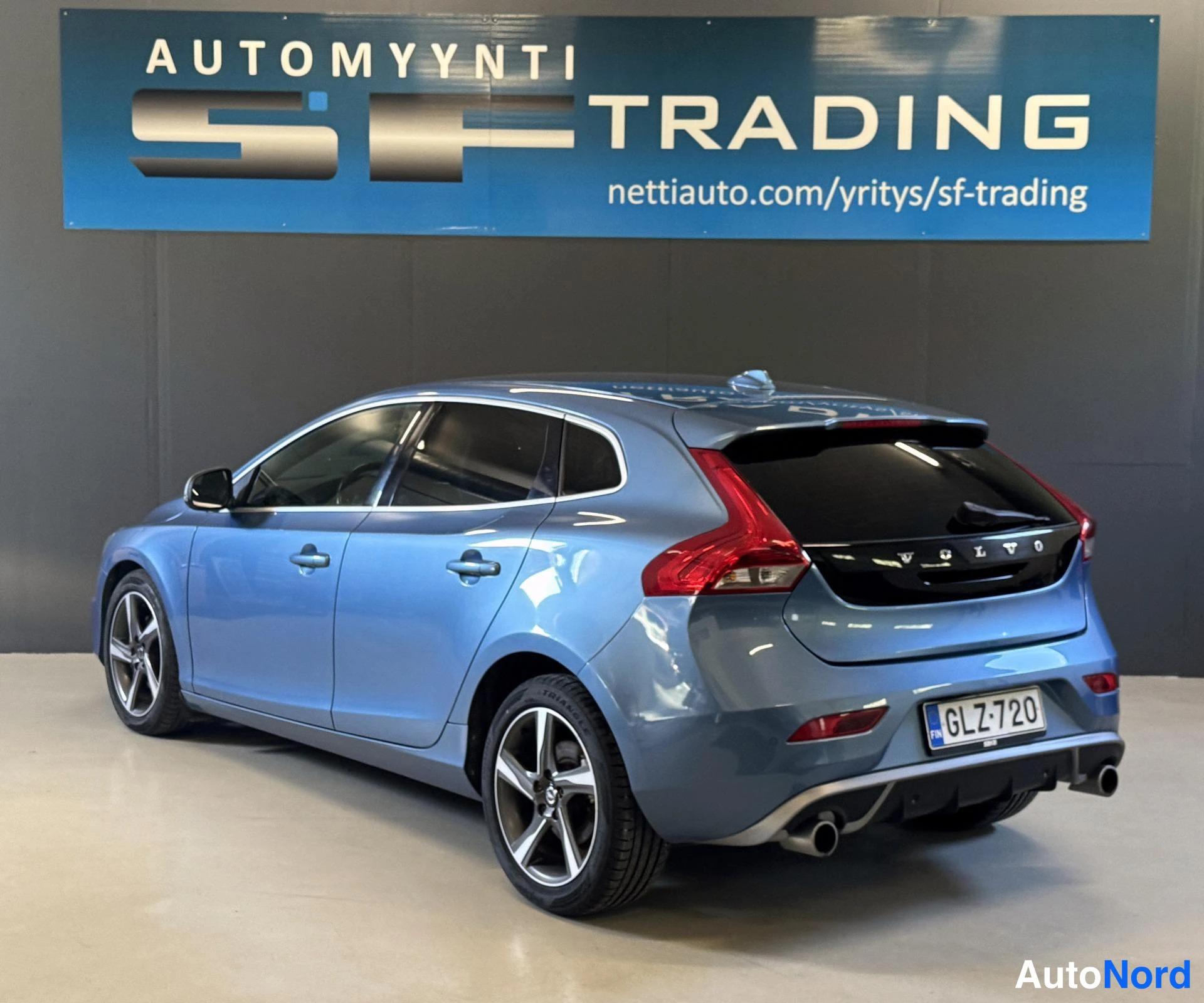 Sininen Volvo V40 2016, kuva 6