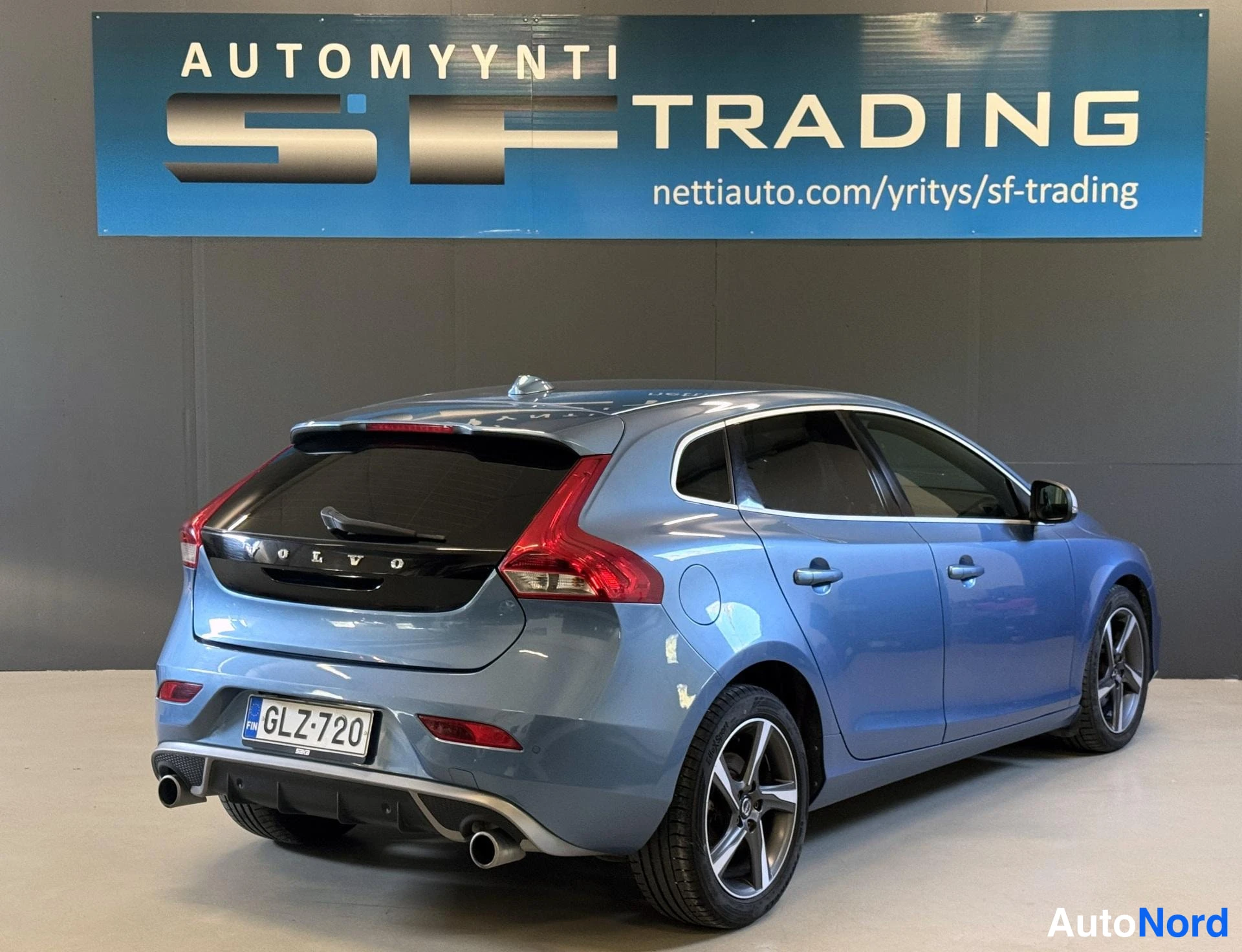 Sininen Volvo V40 2016, kuva 7