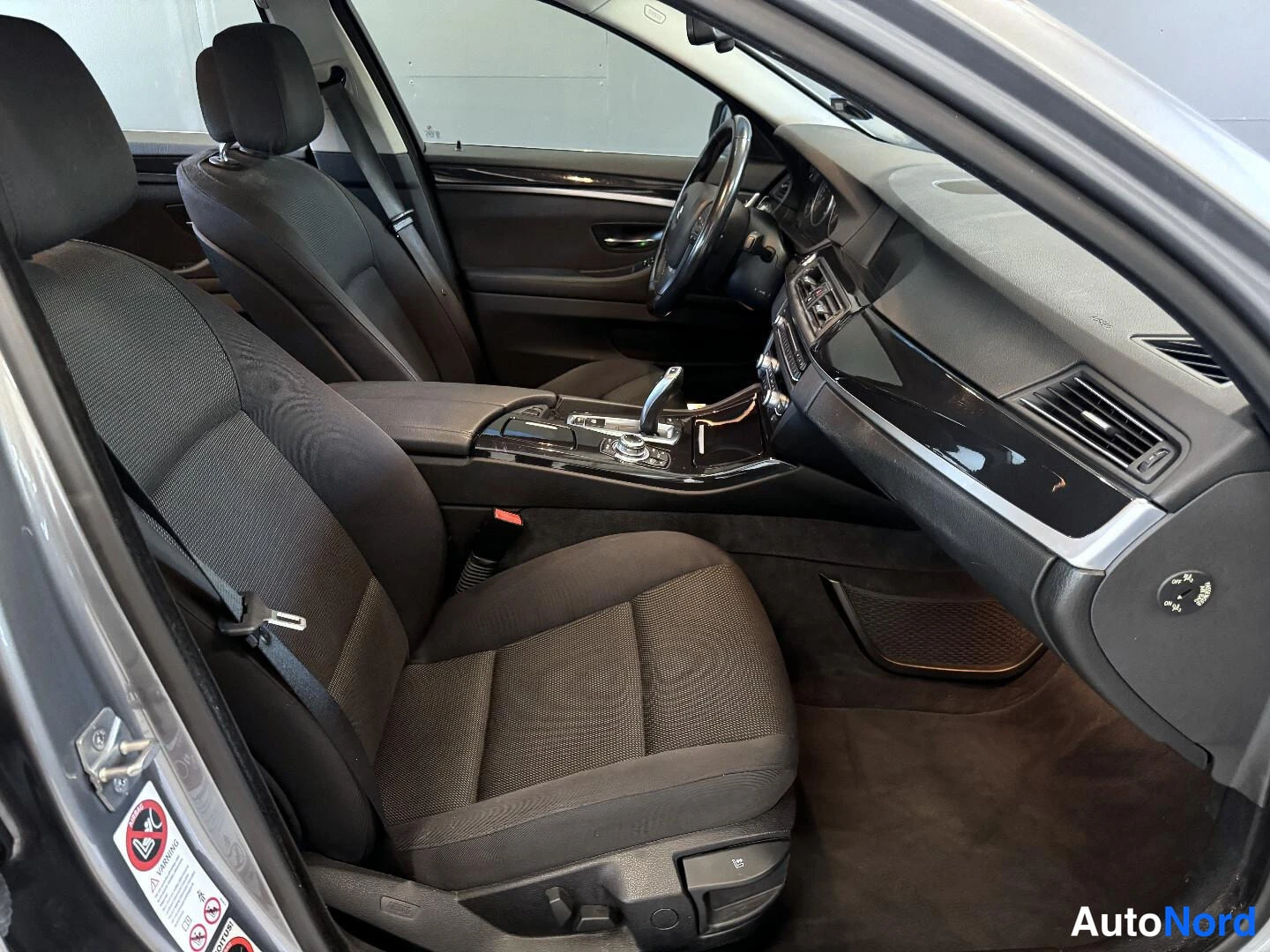 Harmaa BMW 520d 2011, kuva 9
