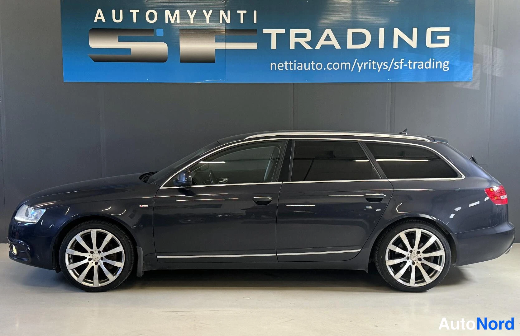 Sininen Audi A6 2011, kuva 2