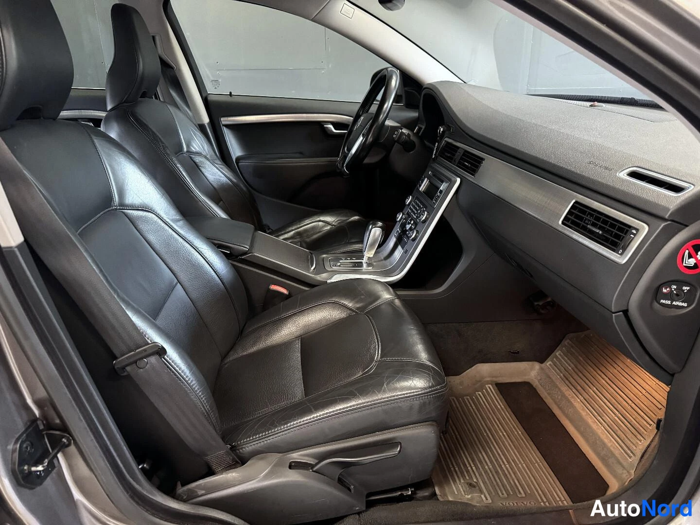 Volvo V70 2011, kuva 9