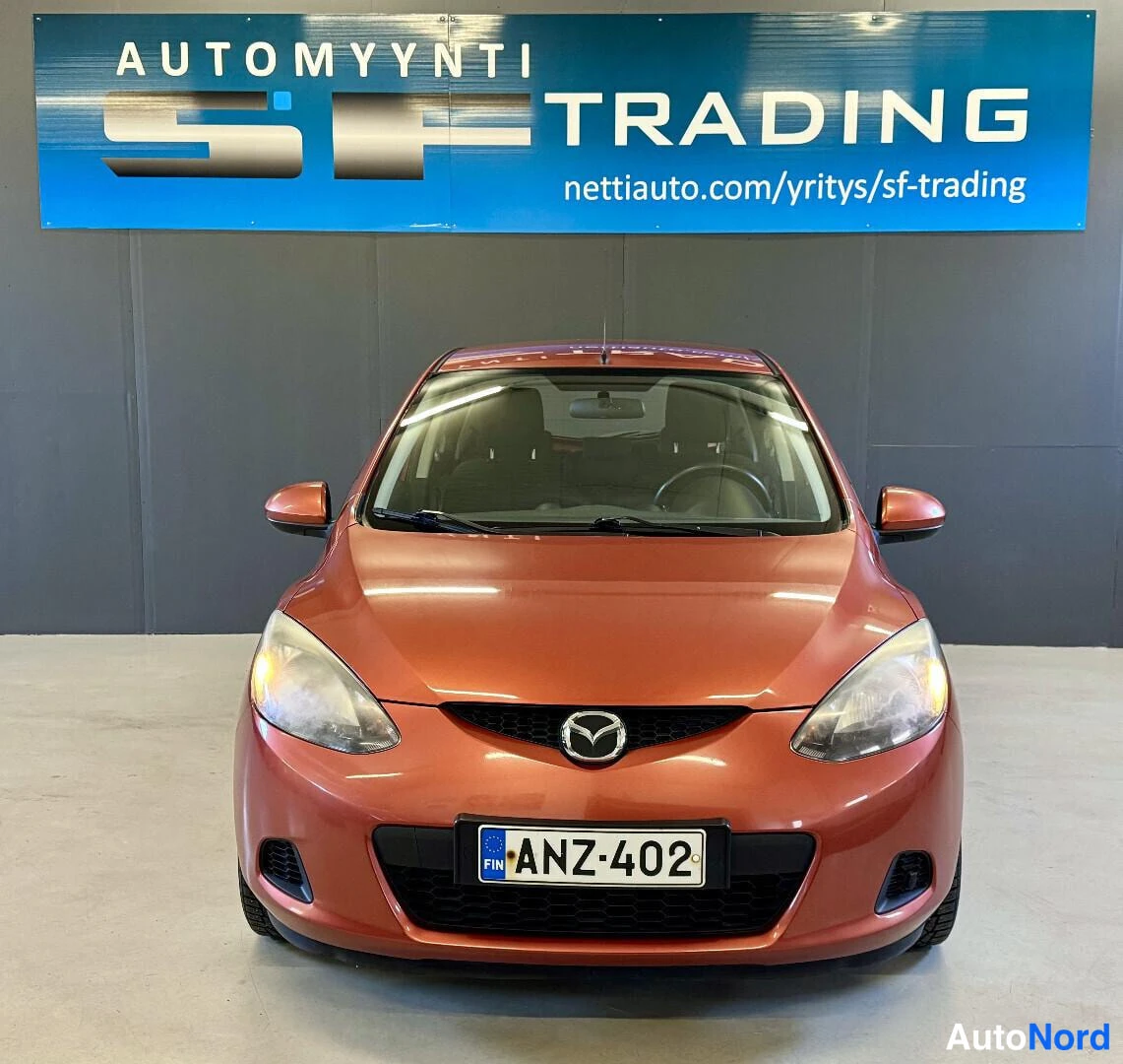 Punainen Mazda 2 2009, kuva 3