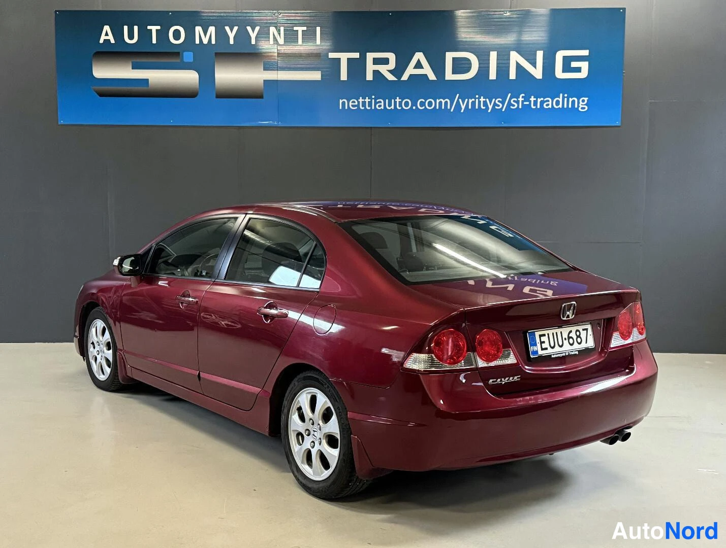 Punainen Honda Civic 2010, kuva 6