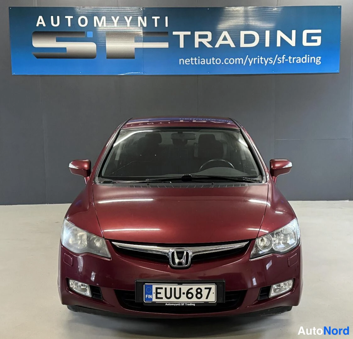 Punainen Honda Civic 2010, kuva 4