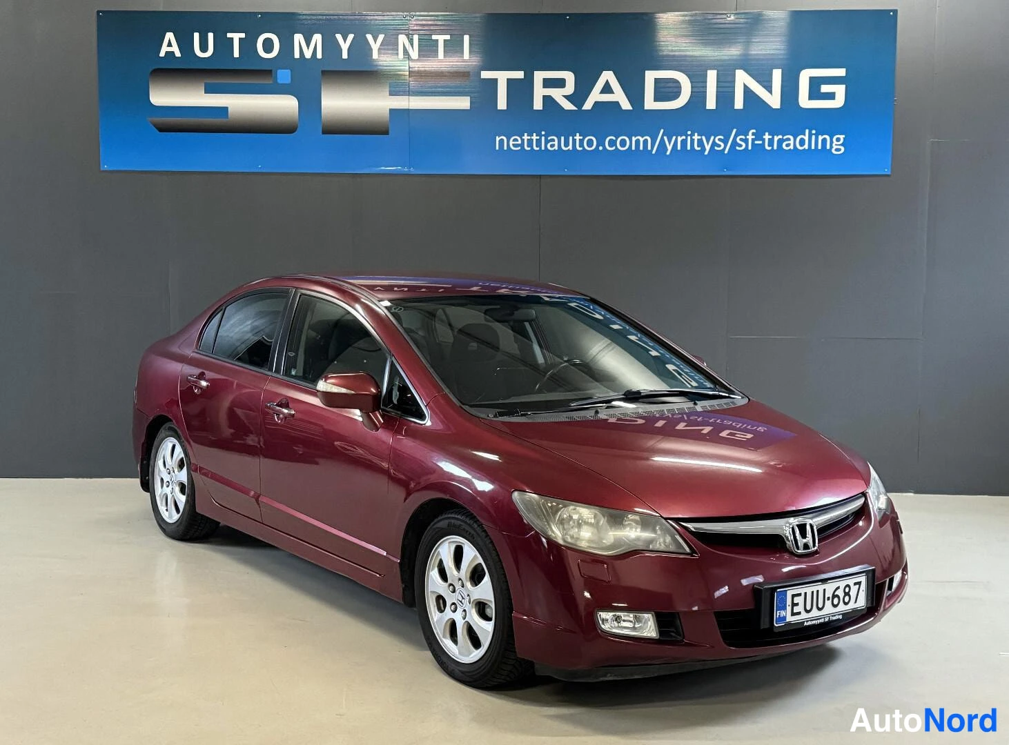 Punainen Honda Civic 2010, kuva 2