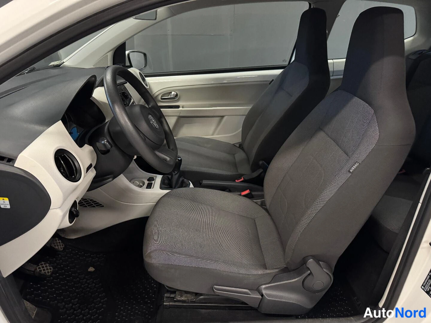 Valkoinen Volkswagen Up 2012, kuva 10