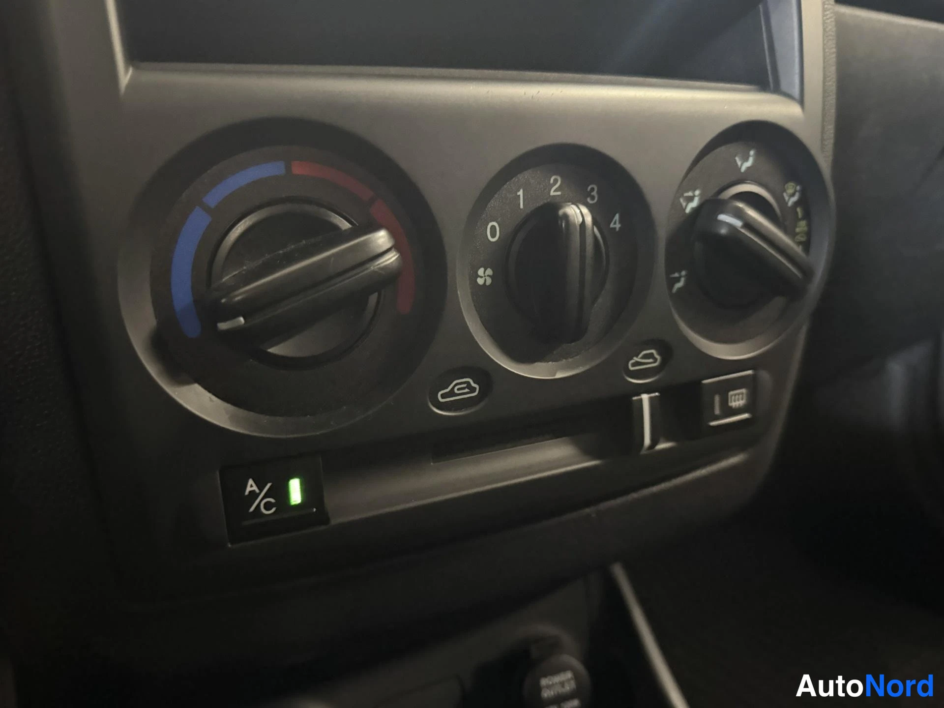 Punainen Hyundai Getz 2007, yksityiskohta, kuva 14