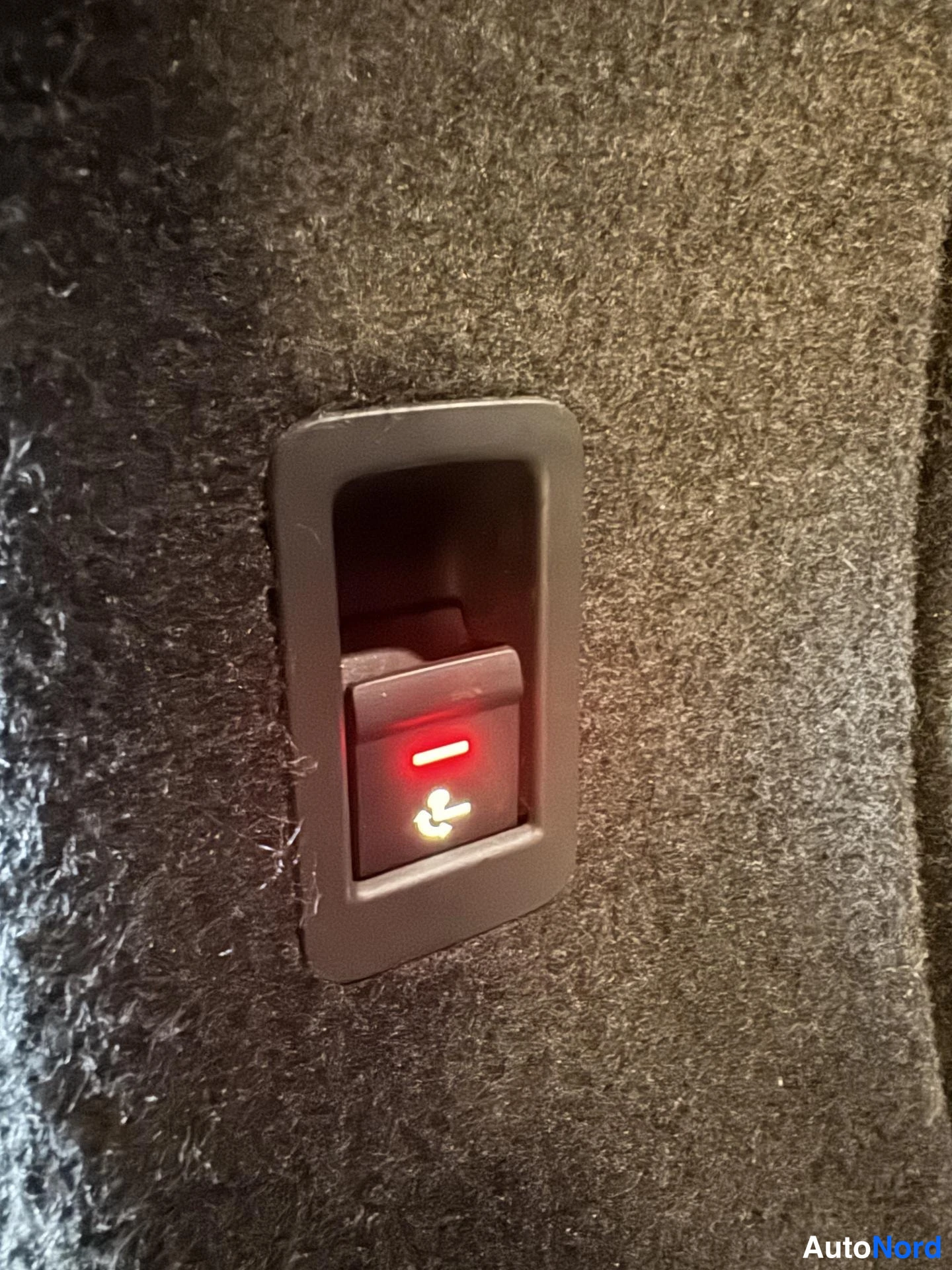 Musta Audi A4 2017, yksityiskohta, kuva 22