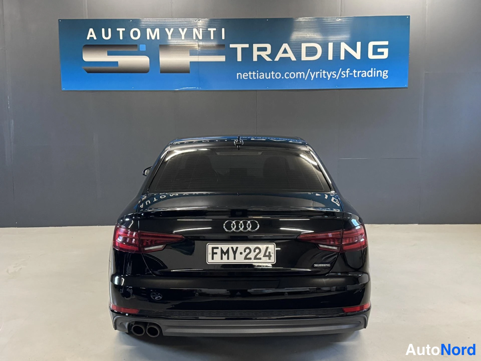 Musta Audi A4 2017, takaa, kuva 10