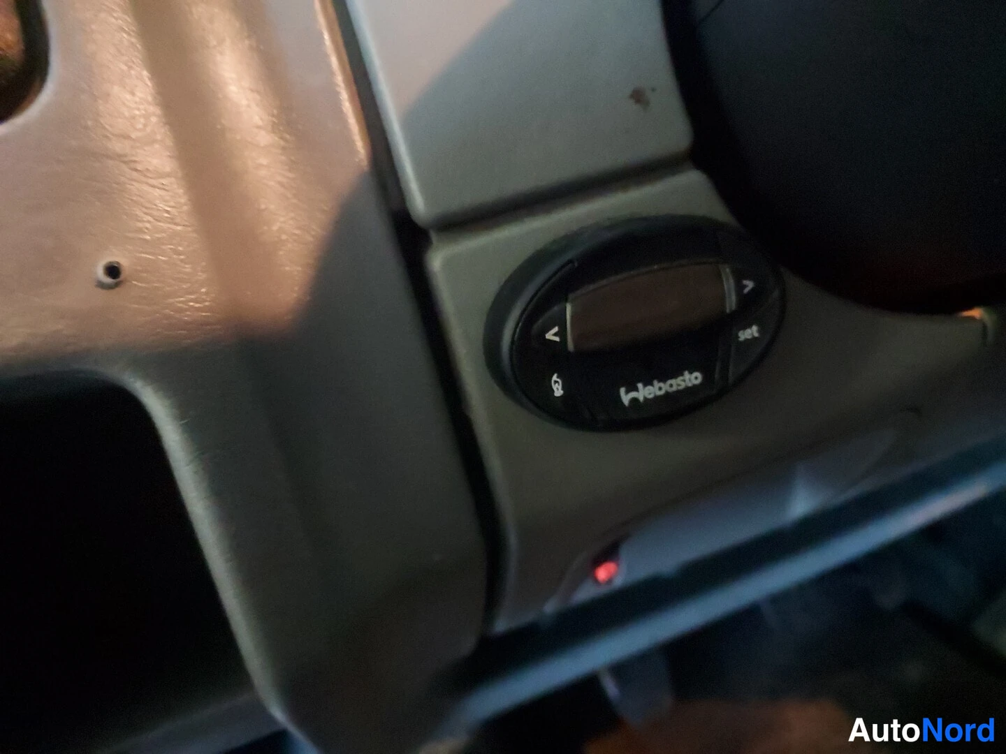 Blue Opel Vivaro 2006, detail, photo 13