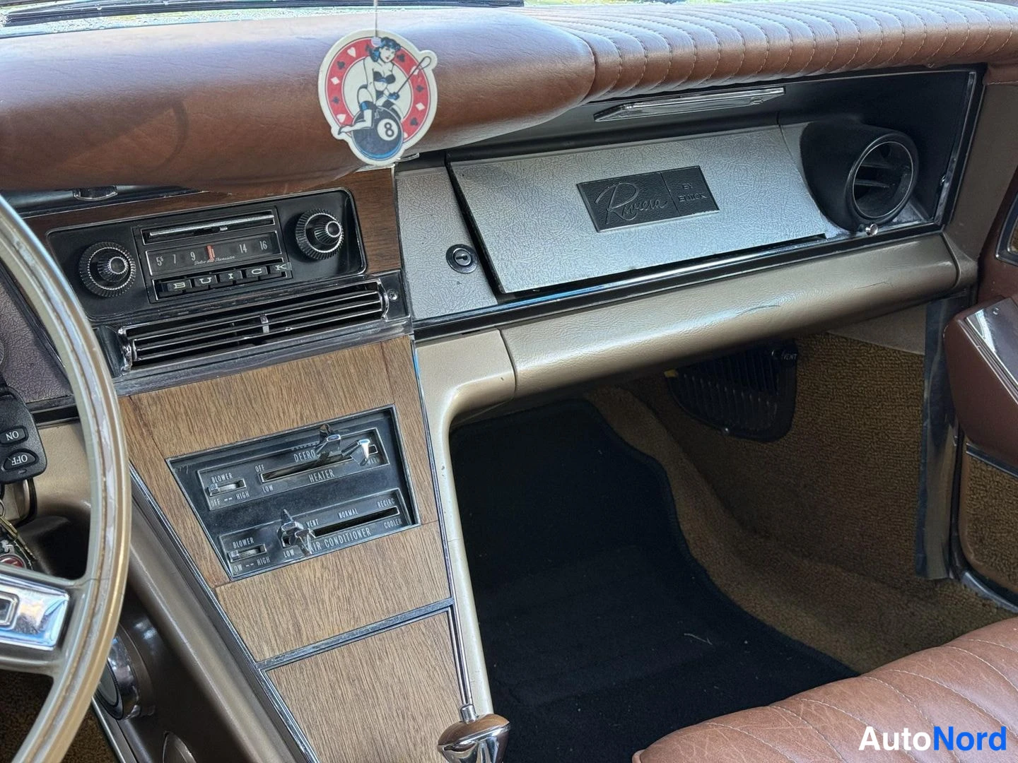Vihreä Buick Riviera 1965, yksityiskohta, kuva 26