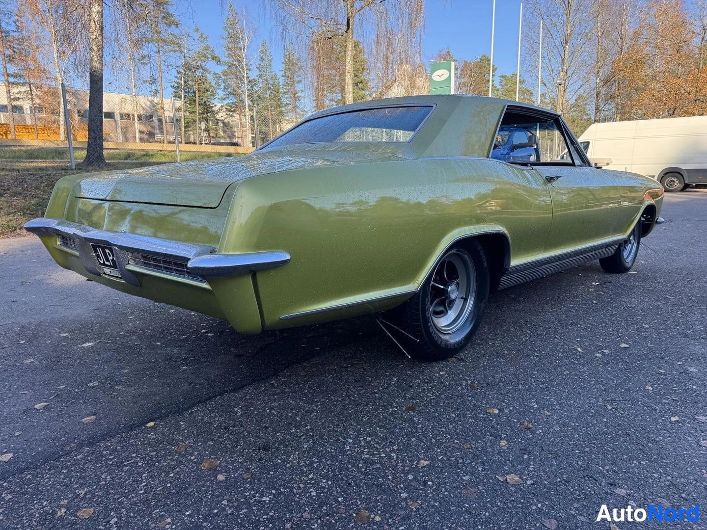 Vihreä Buick Riviera 1965, takaviisto, kuva 7