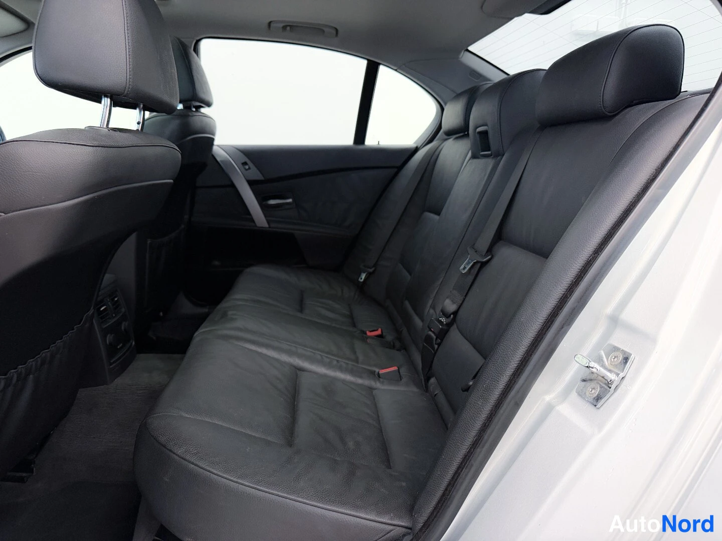 Hopea BMW 525i xDrive 2006, takaistuimet, kuva 12