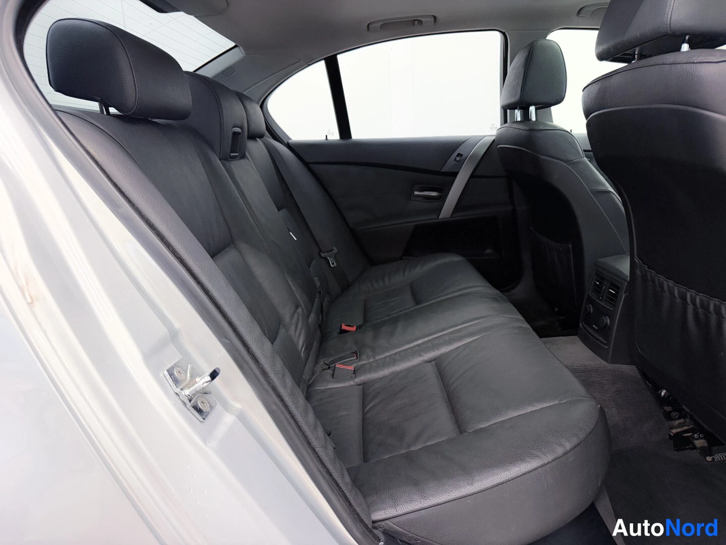 Hopea BMW 525i xDrive 2006, takaistuimet, kuva 11