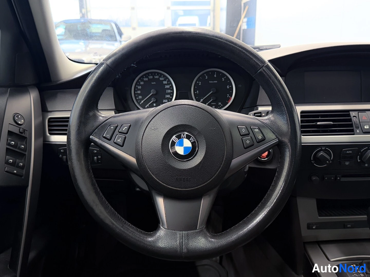Hopea BMW 525i xDrive 2006, yksityiskohta, kuva 15