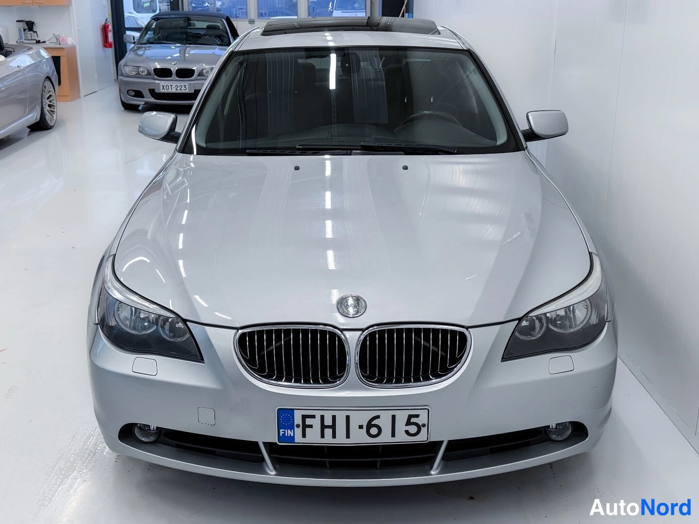 Hopea BMW 525i xDrive 2006, edestä, kuva 3