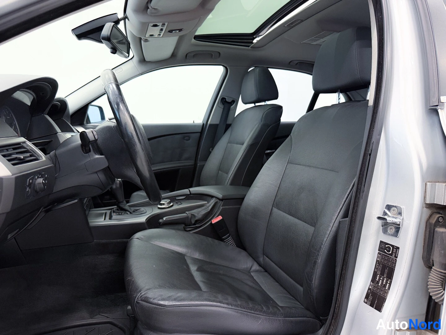Hopea BMW 525i xDrive 2006, ohjaamo, kuva 7
