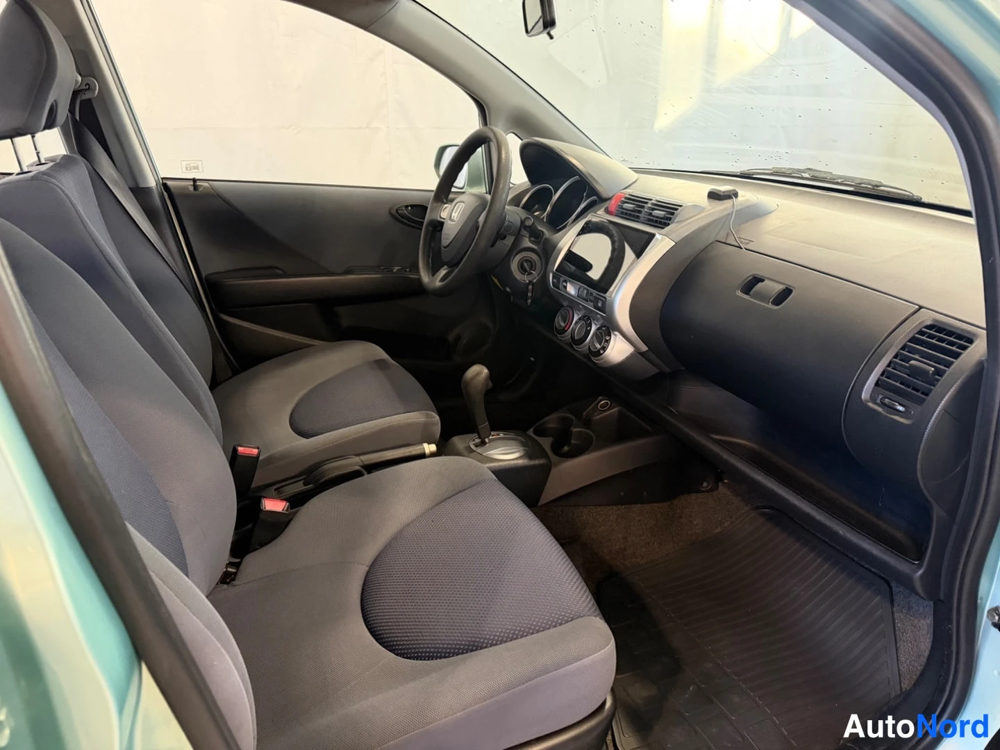 Vihreä Honda Jazz 2003, etuistuimet, kuva 7