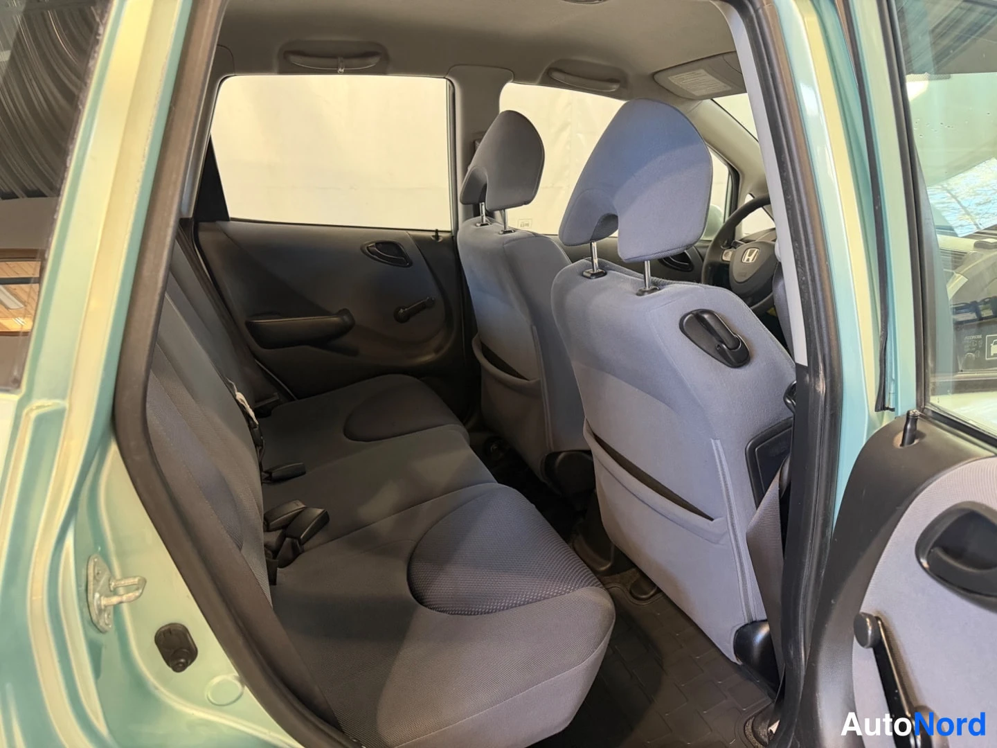 Vihreä Honda Jazz 2003, takaistuimet, kuva 8