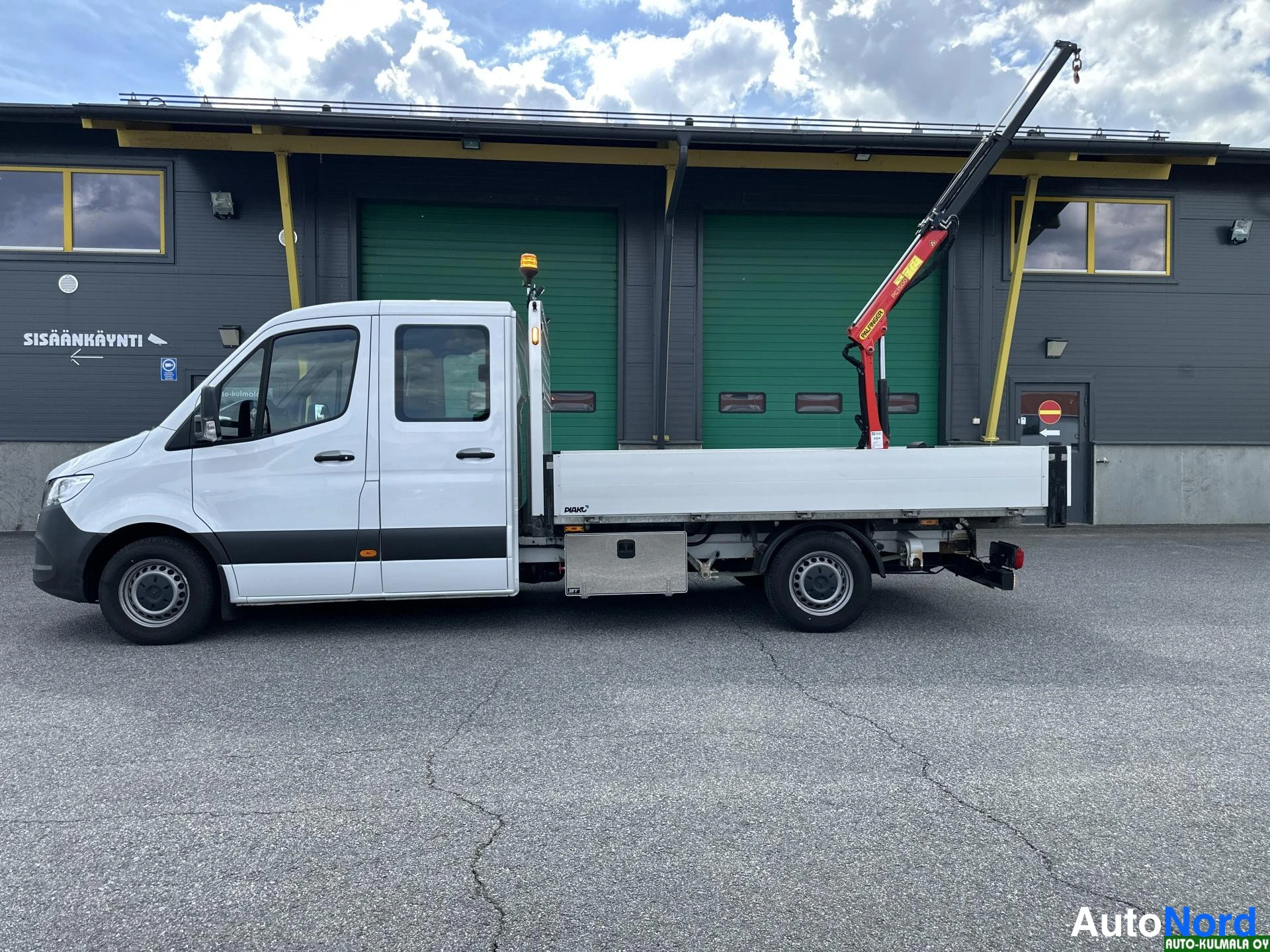 Valkoinen Mercedes-Benz Sprinter 316 CDI 2020, sivulta, kuva 11