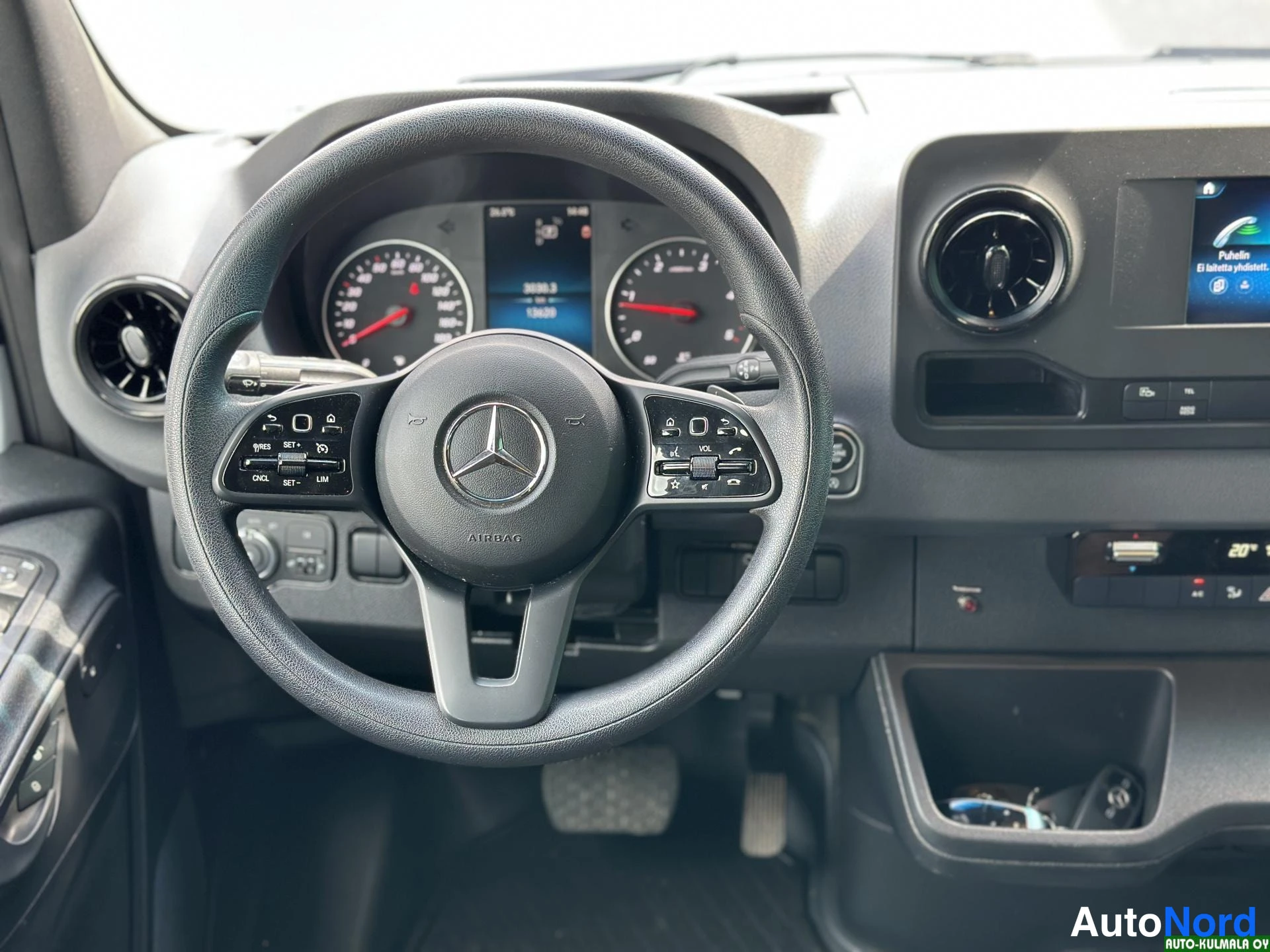Valkoinen Mercedes-Benz Sprinter 316 CDI 2020, yksityiskohta, kuva 30