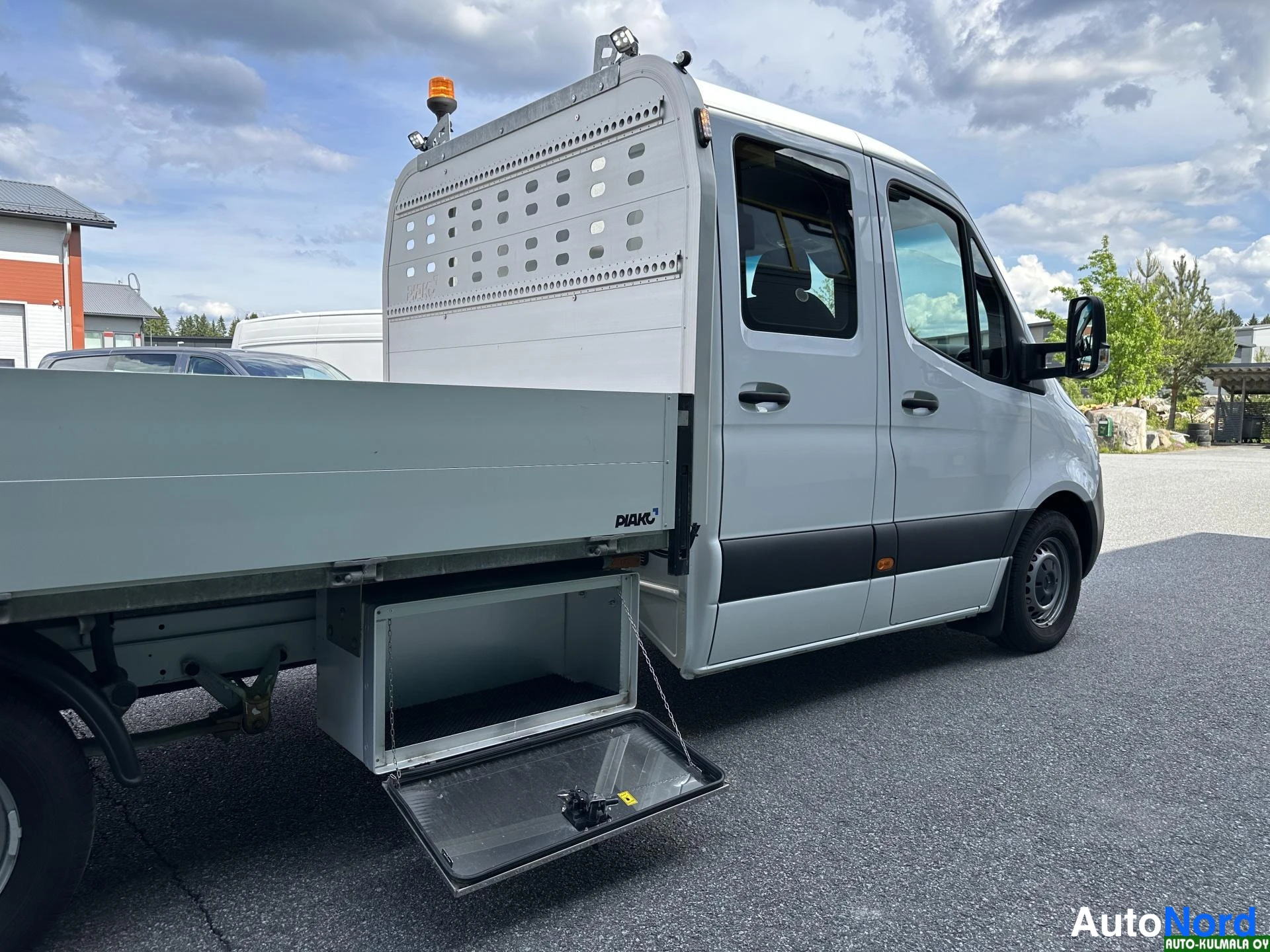 Valkoinen Mercedes-Benz Sprinter 316 CDI 2020, sivulta, kuva 12