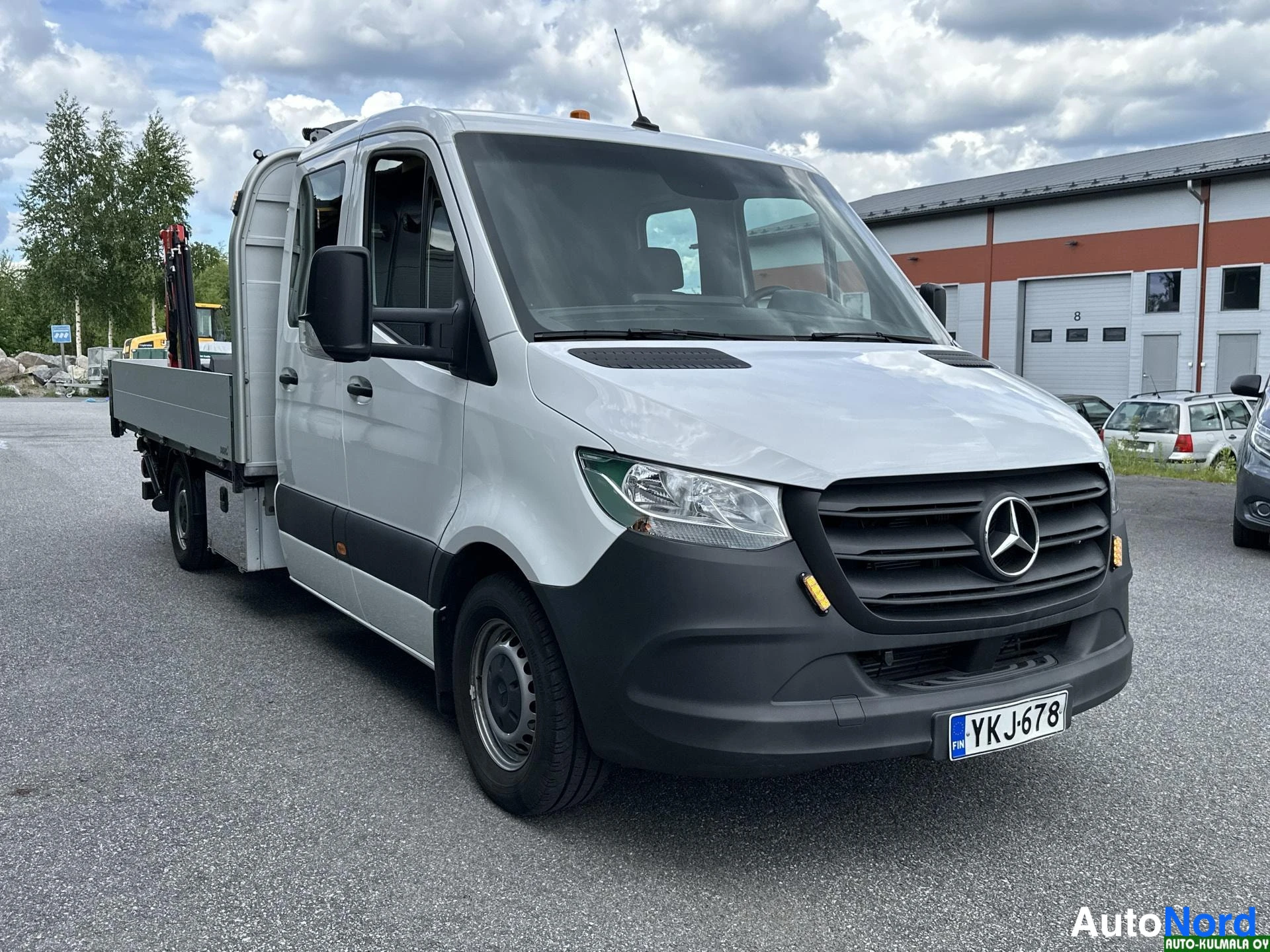 Valkoinen Mercedes-Benz Sprinter 316 CDI 2020, etuviisto, keula oikealle, kuva 2