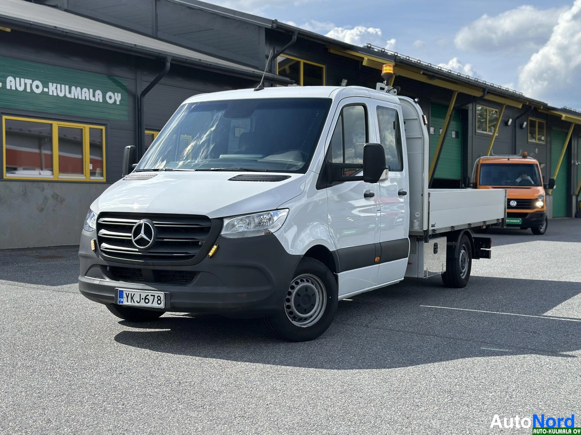 Valkoinen Mercedes-Benz Sprinter 316 CDI 2020, etuviisto, keula vasemmalle, kuva 3