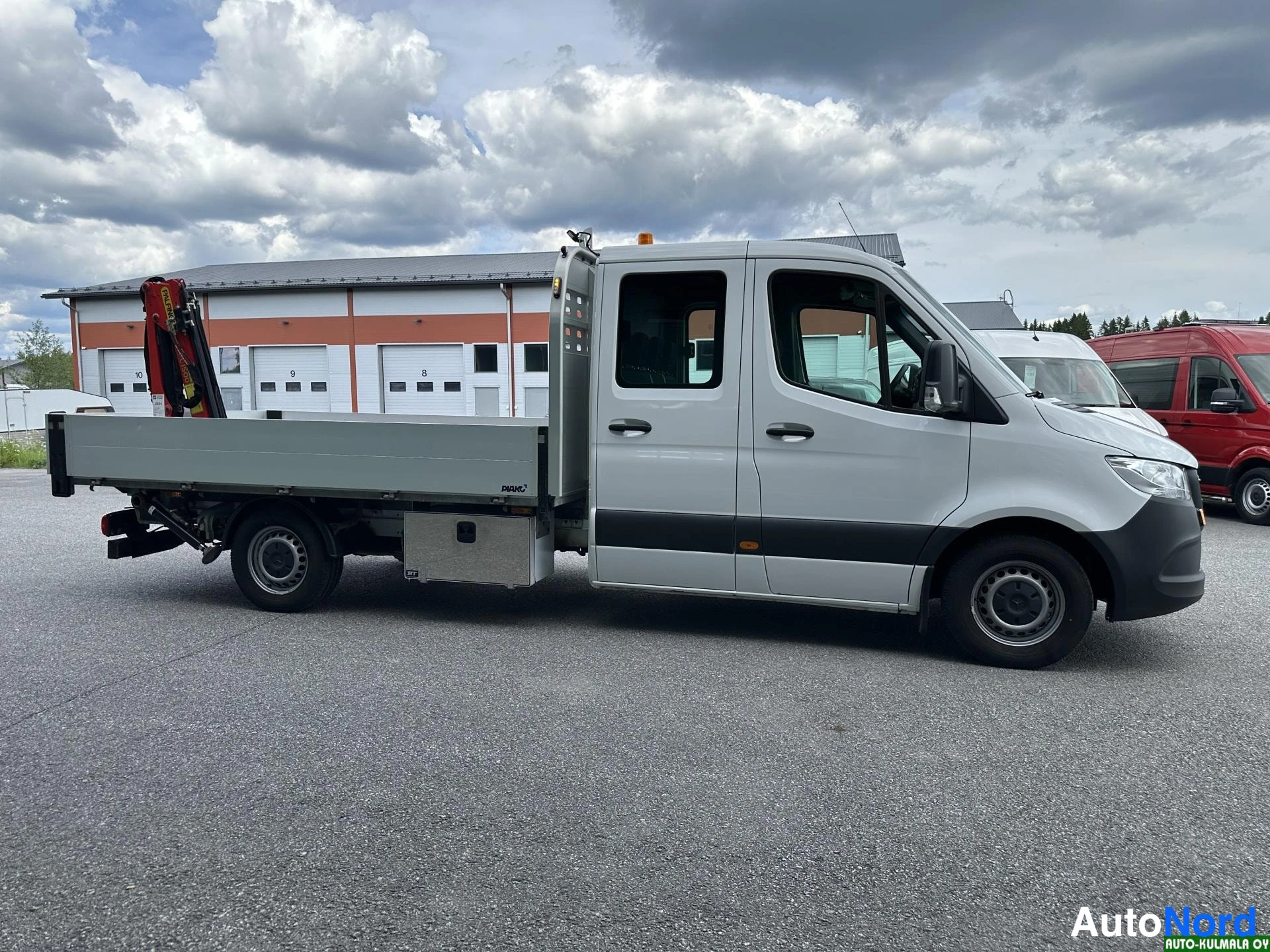 Valkoinen Mercedes-Benz Sprinter 316 CDI 2020, etuviisto, keula oikealle, kuva 7