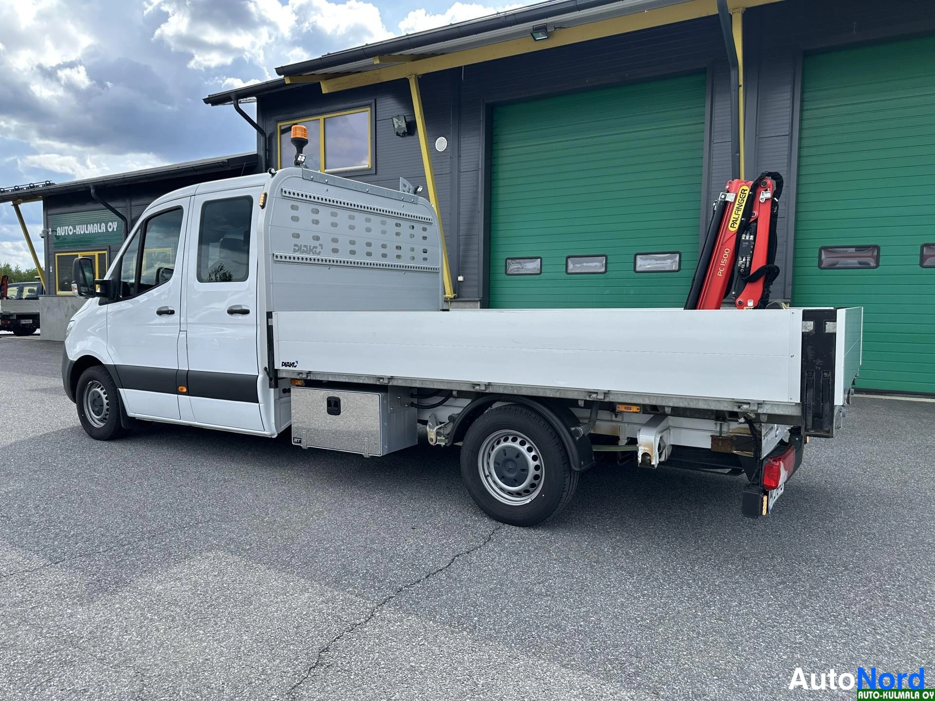 Valkoinen Mercedes-Benz Sprinter 316 CDI 2020, etuviisto, keula vasemmalle, kuva 4