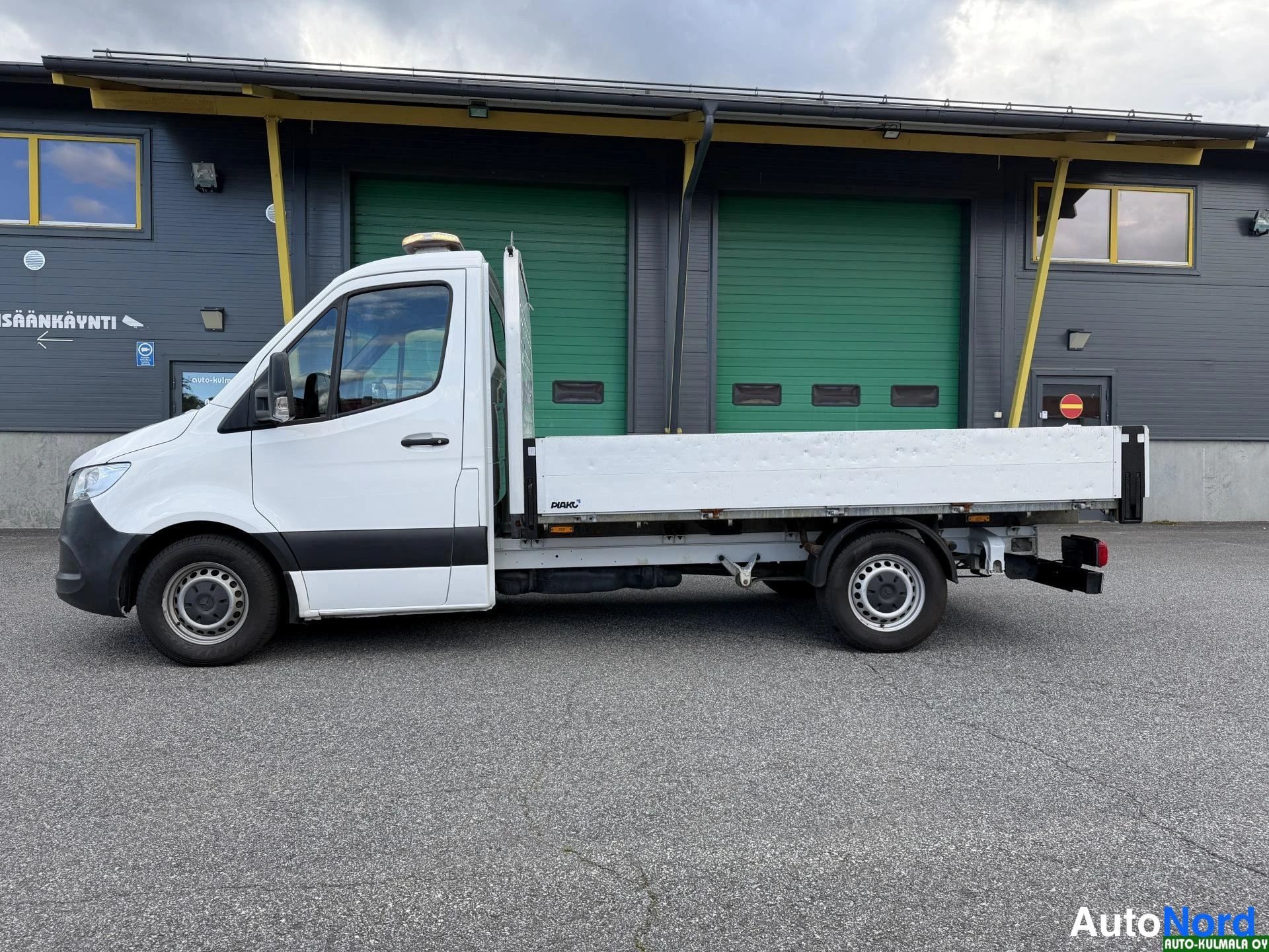 Valkoinen Mercedes-Benz Sprinter 316 CDI 2020, sivulta, kuva 7