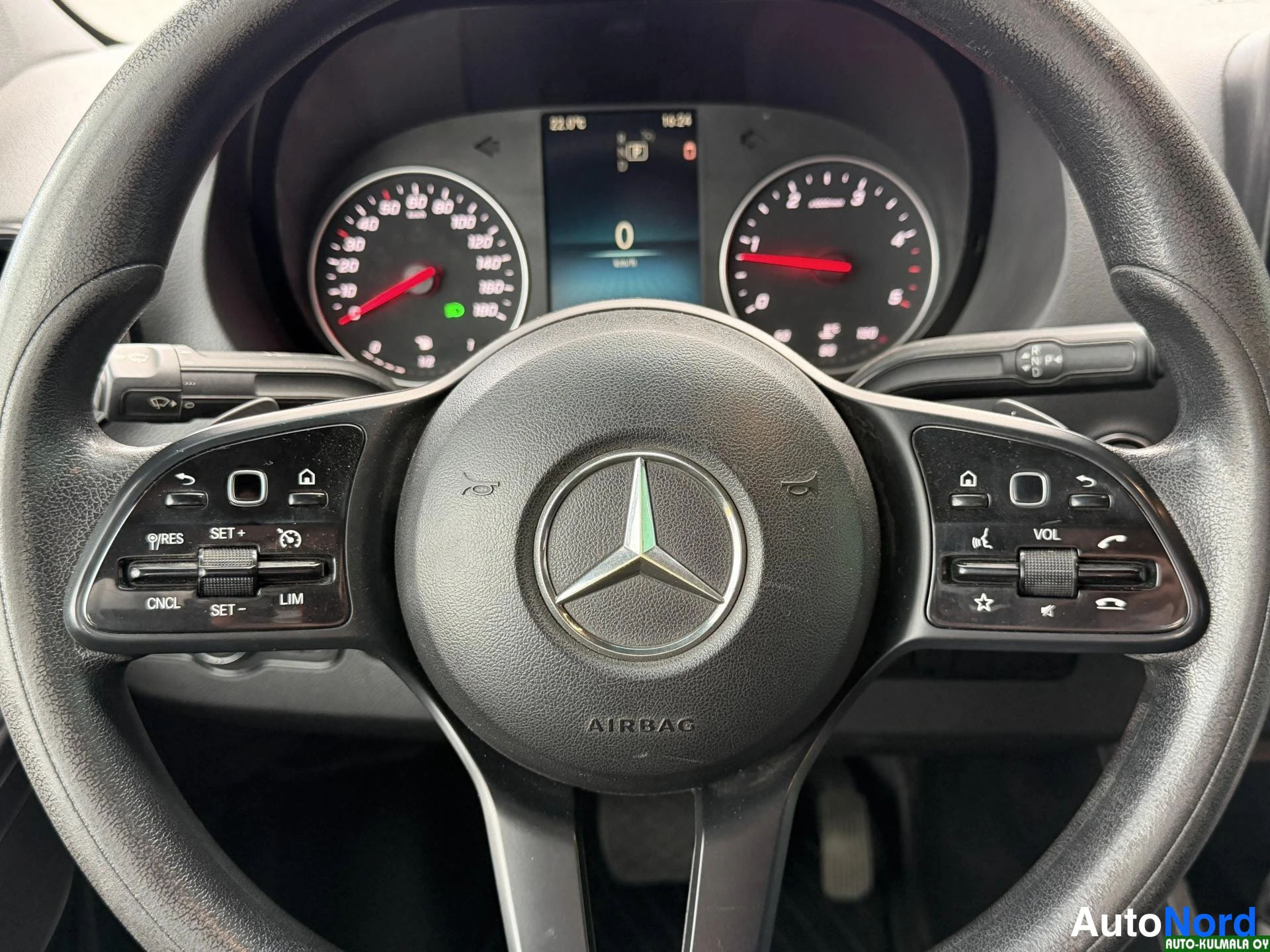 Valkoinen Mercedes-Benz Sprinter 316 CDI 2020, yksityiskohta, kuva 16
