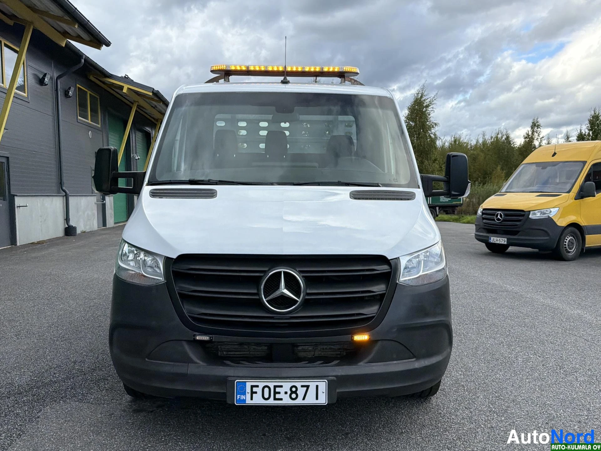 Valkoinen Mercedes-Benz Sprinter 316 CDI 2020, edestä, kuva 6